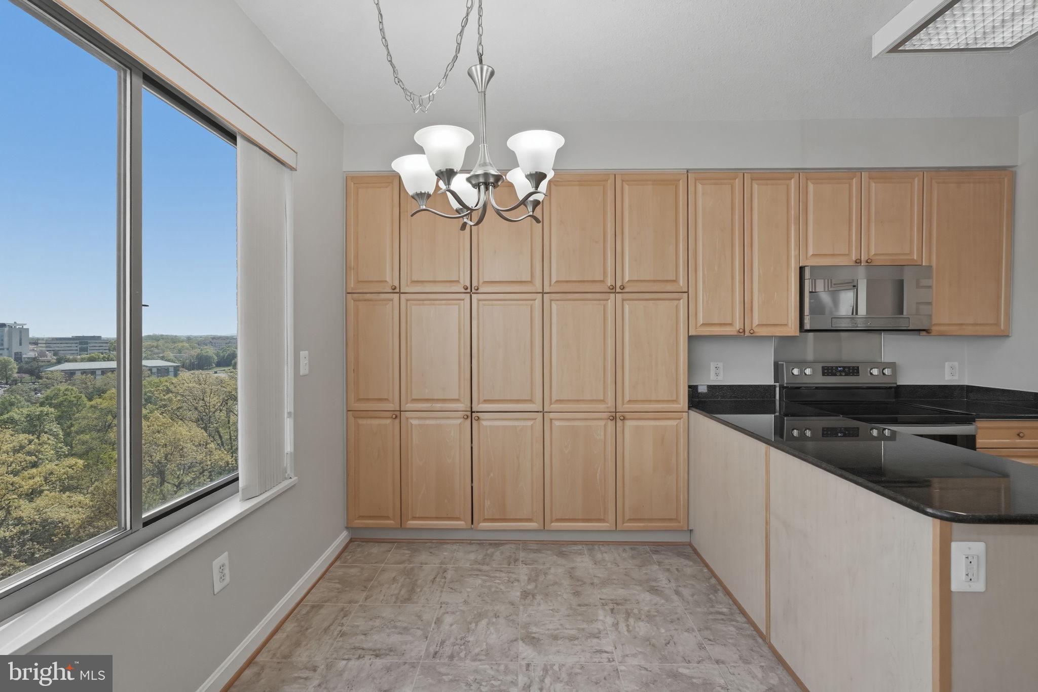 LANSDOWNE WOODS - Residential