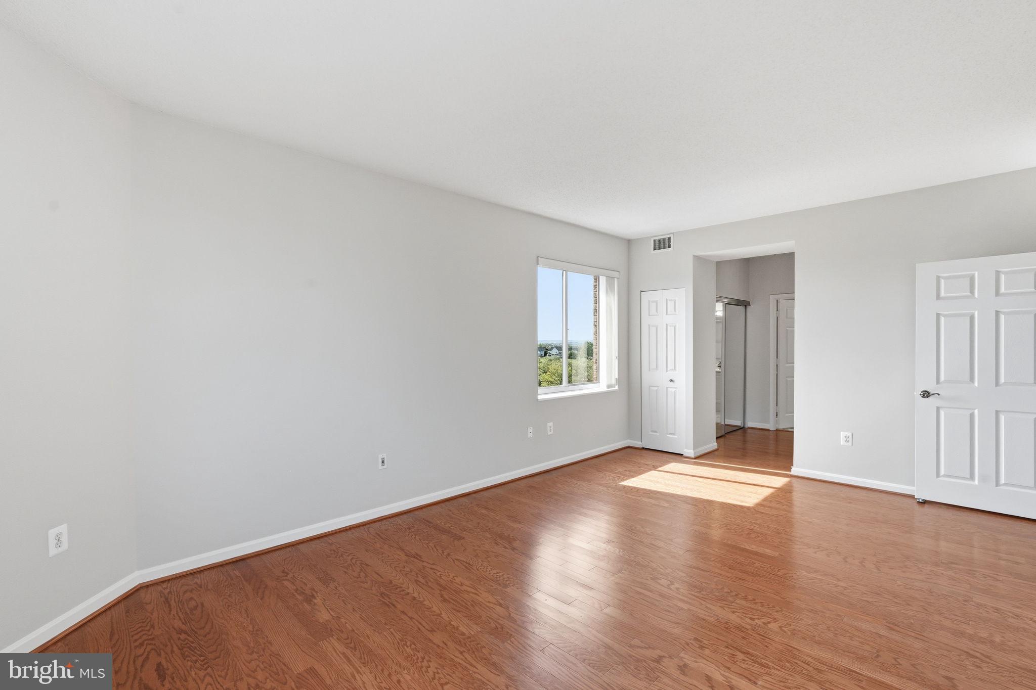LANSDOWNE WOODS - Residential