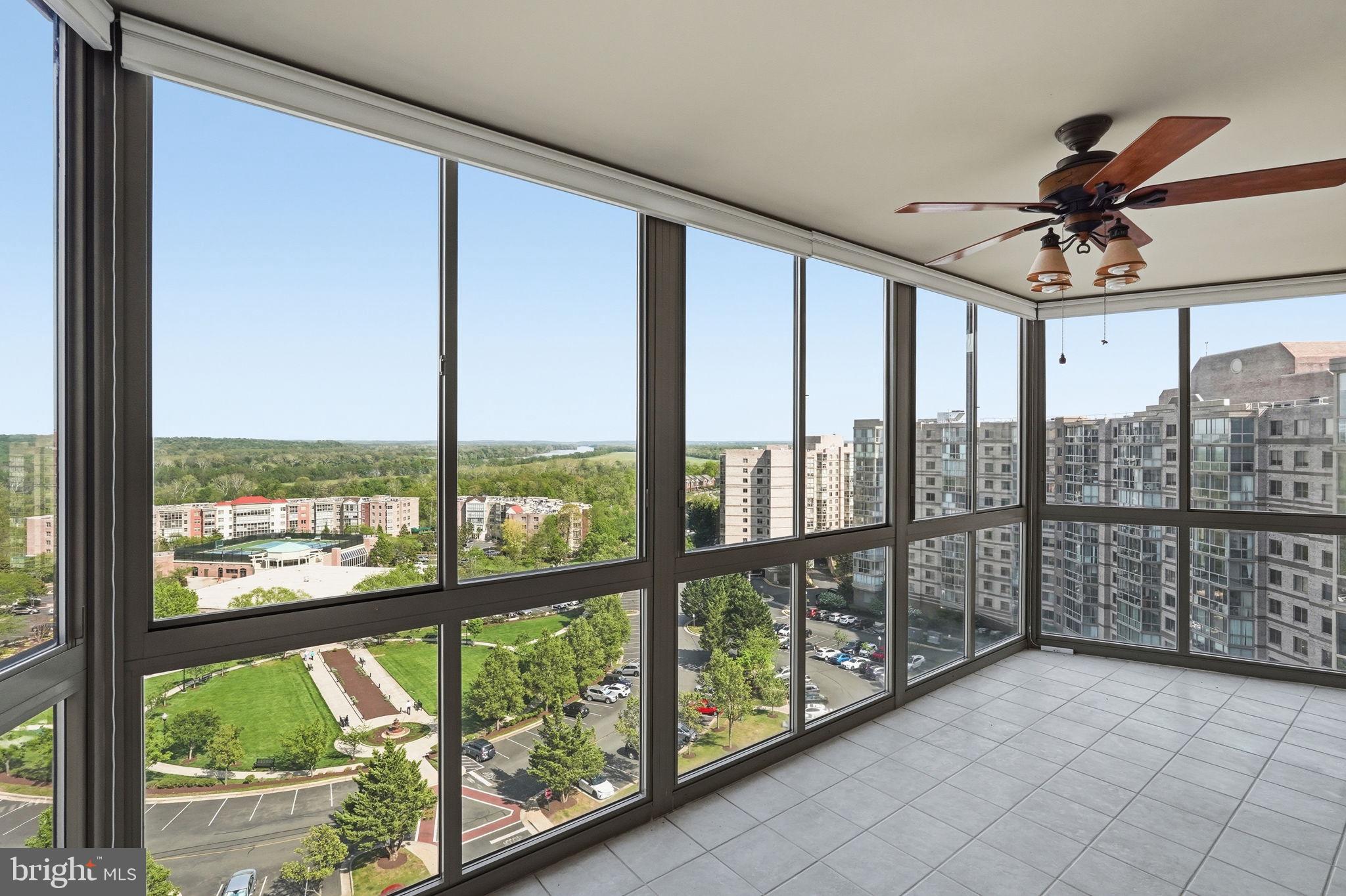 LANSDOWNE WOODS - Residential
