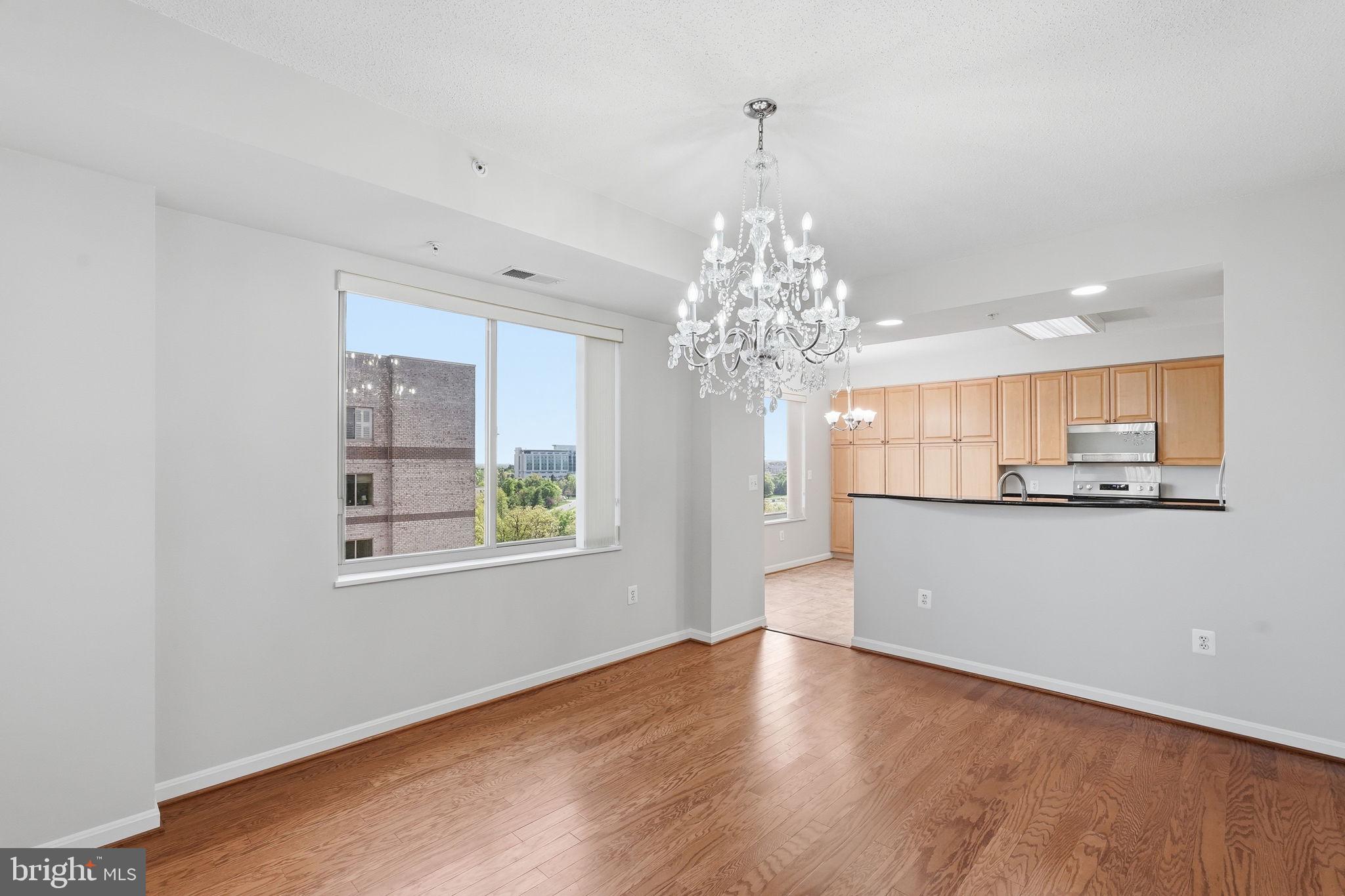 LANSDOWNE WOODS - Residential