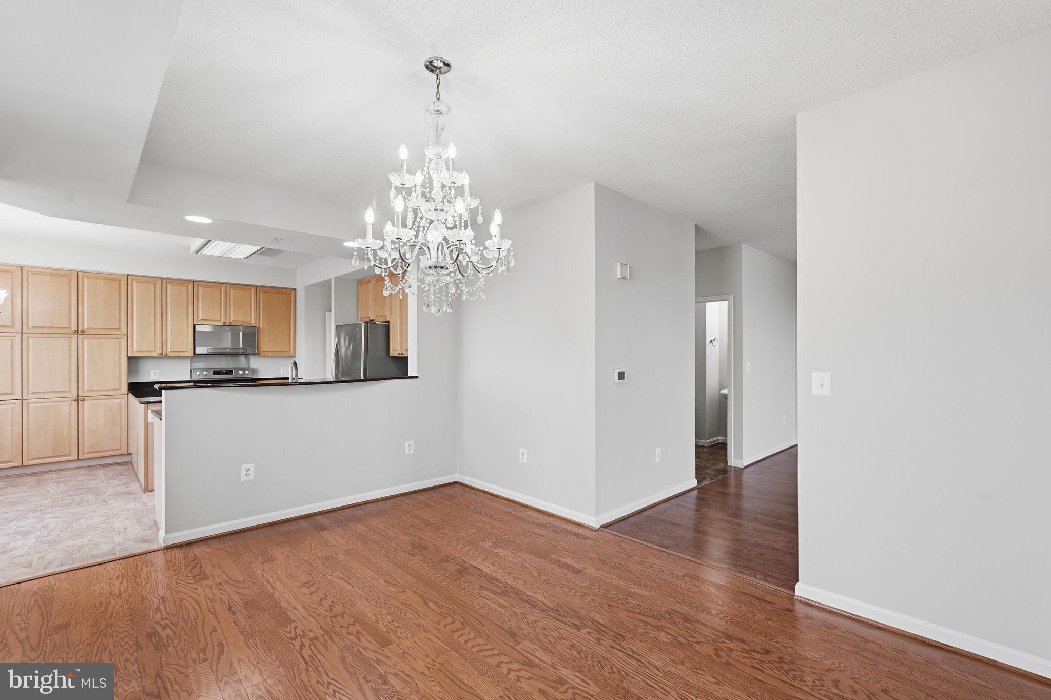 LANSDOWNE WOODS - Residential