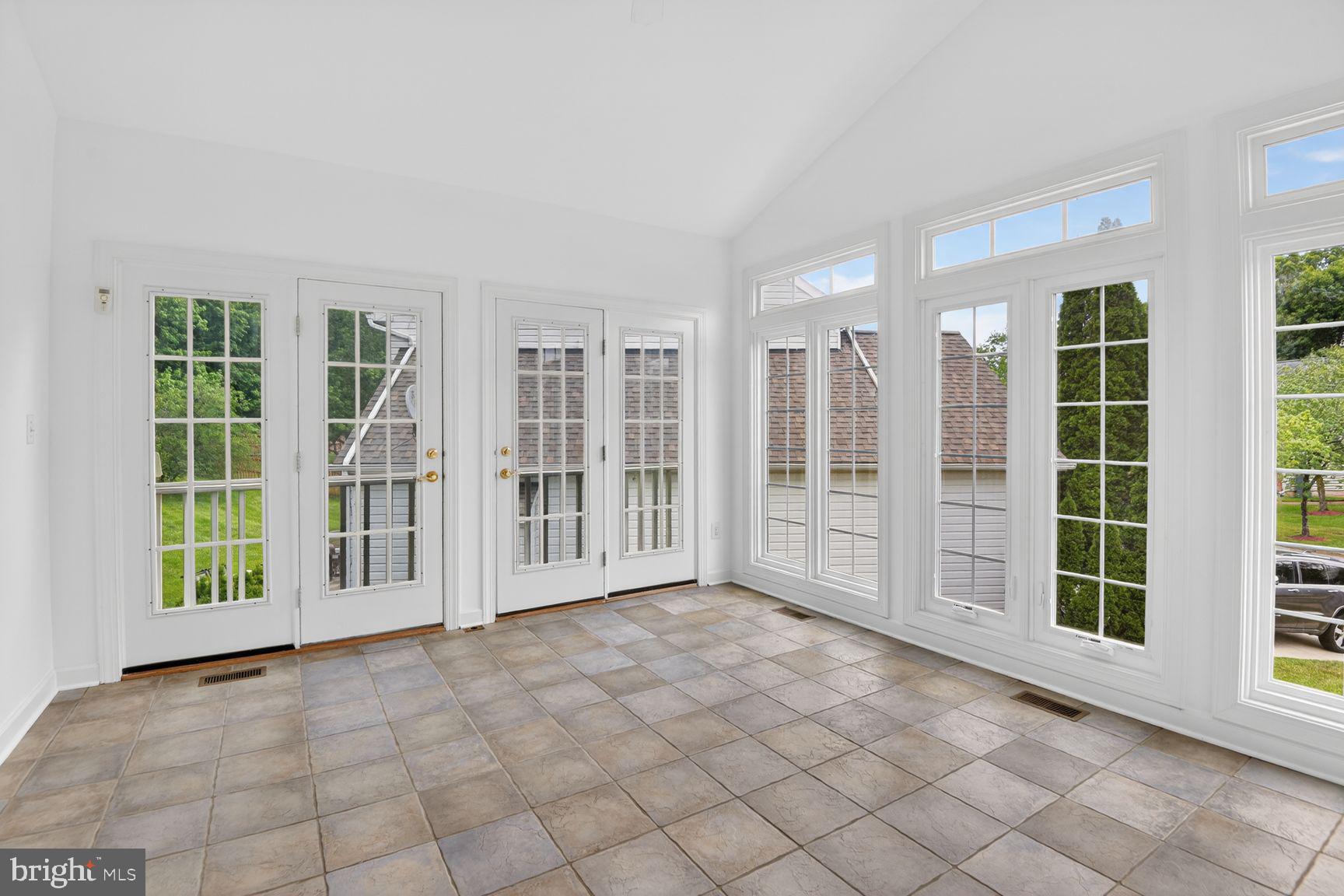 SPRINGFIELD MANOR - Residential