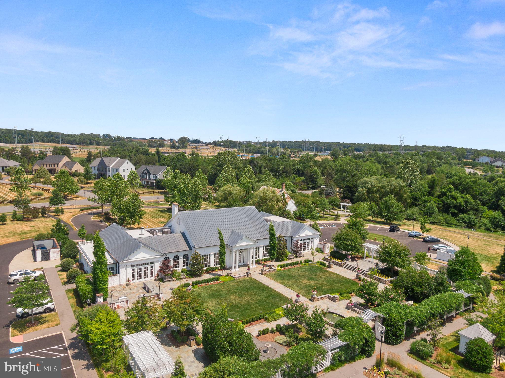 GREENS SOUTH AT WILLOWSF - Residential