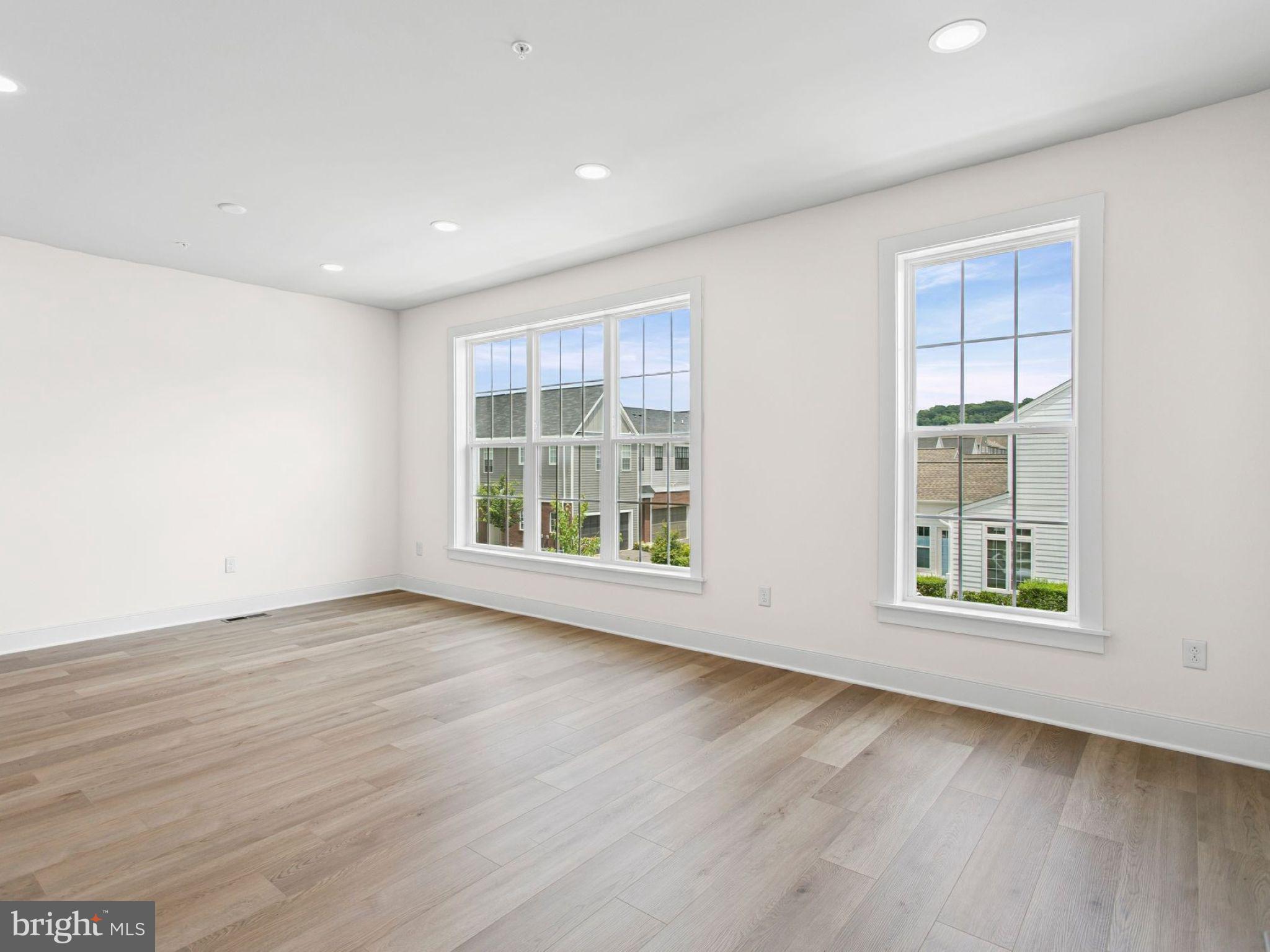FLORIN HILL - Residential