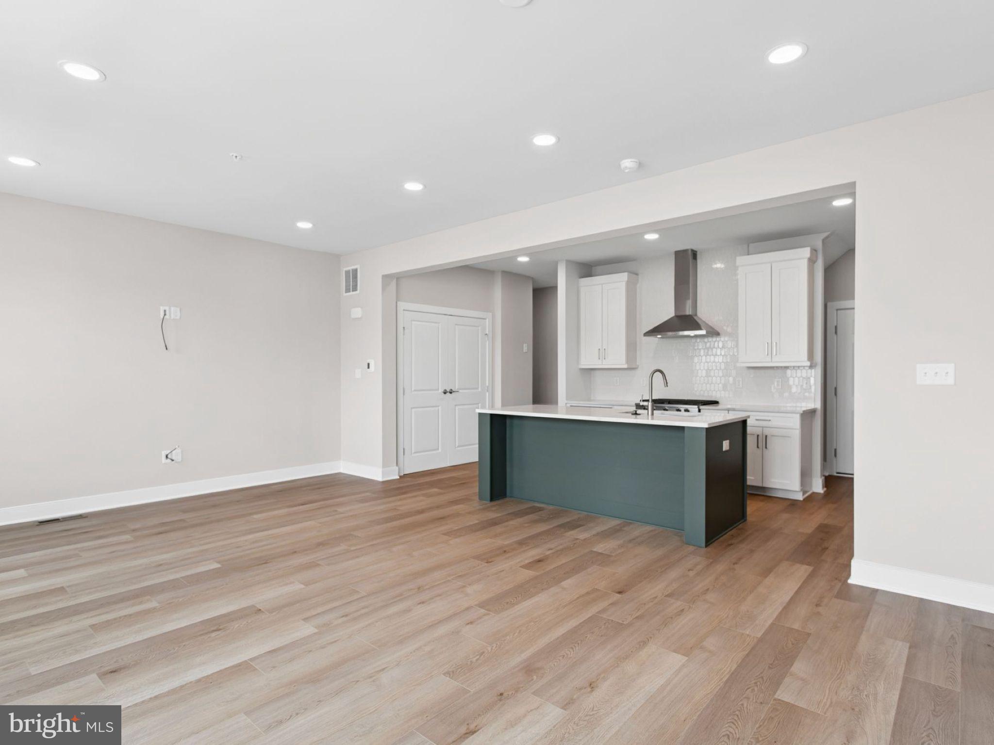 FLORIN HILL - Residential