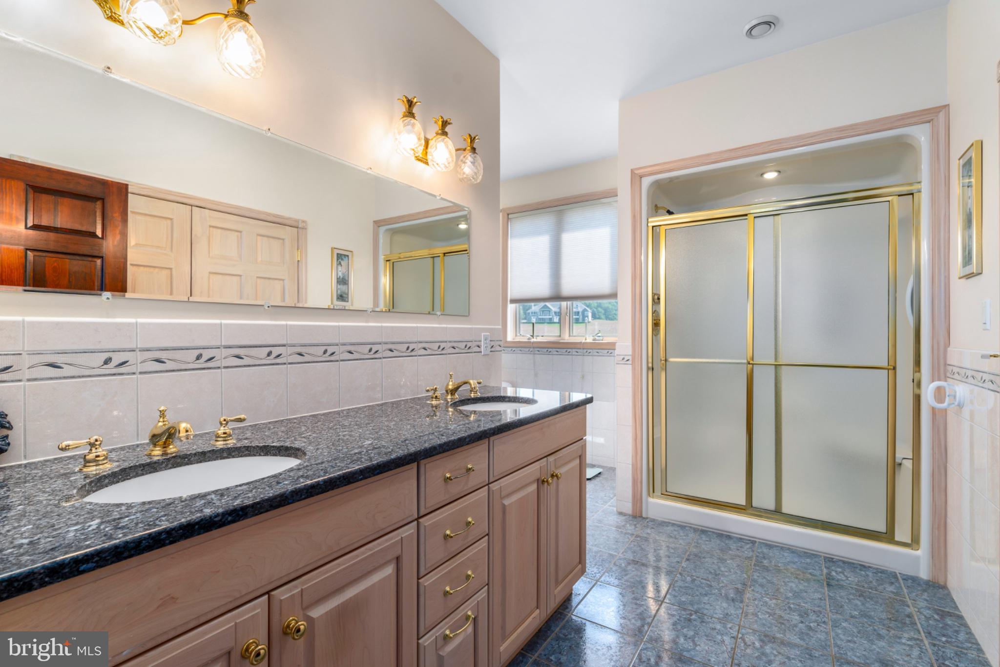SUNSET POINTE - Residential