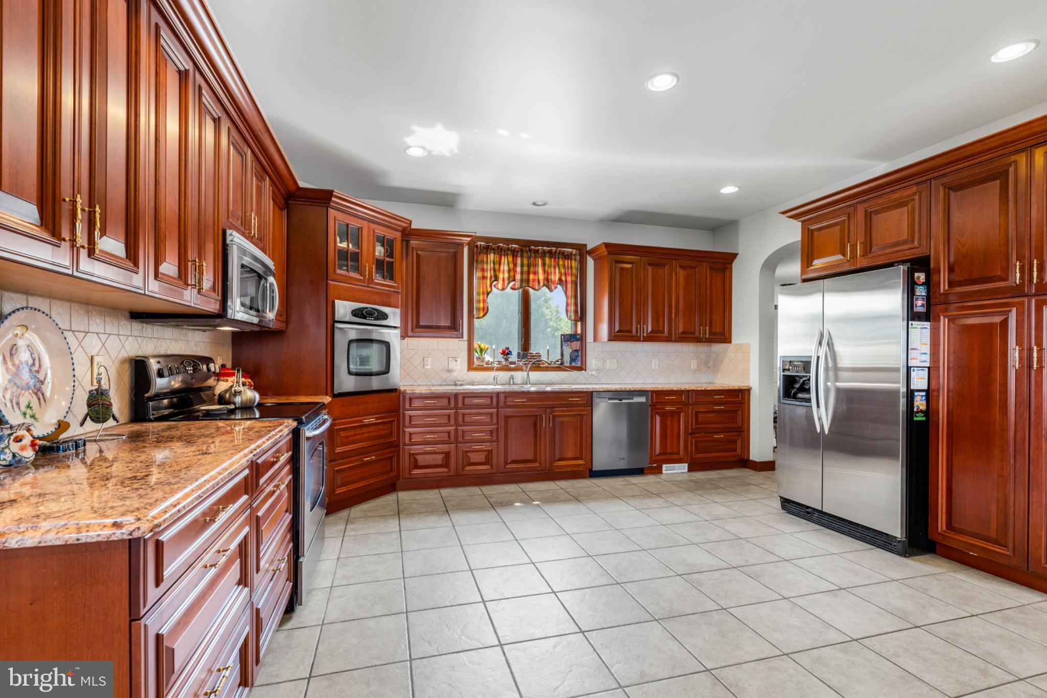 SUNSET POINTE - Residential