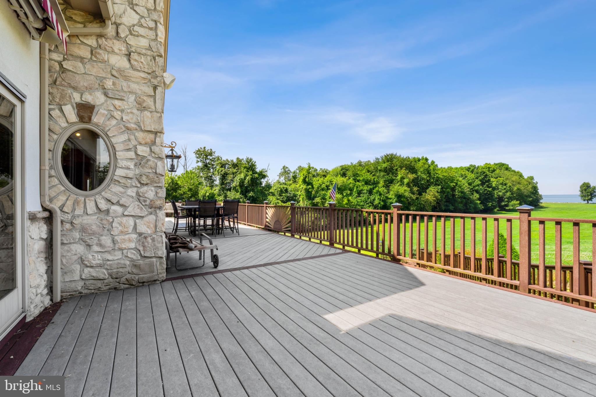 SUNSET POINTE - Residential