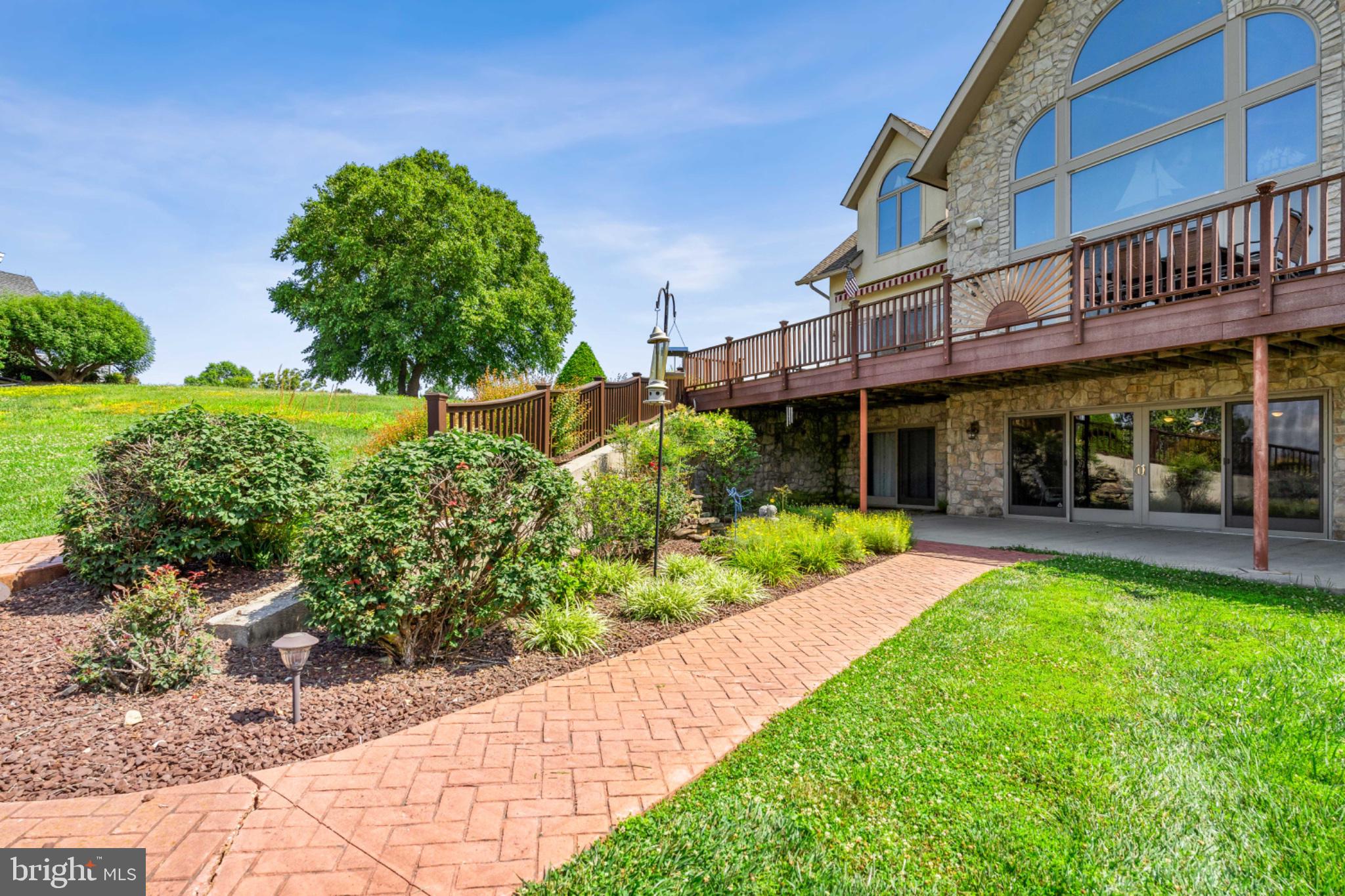SUNSET POINTE - Residential