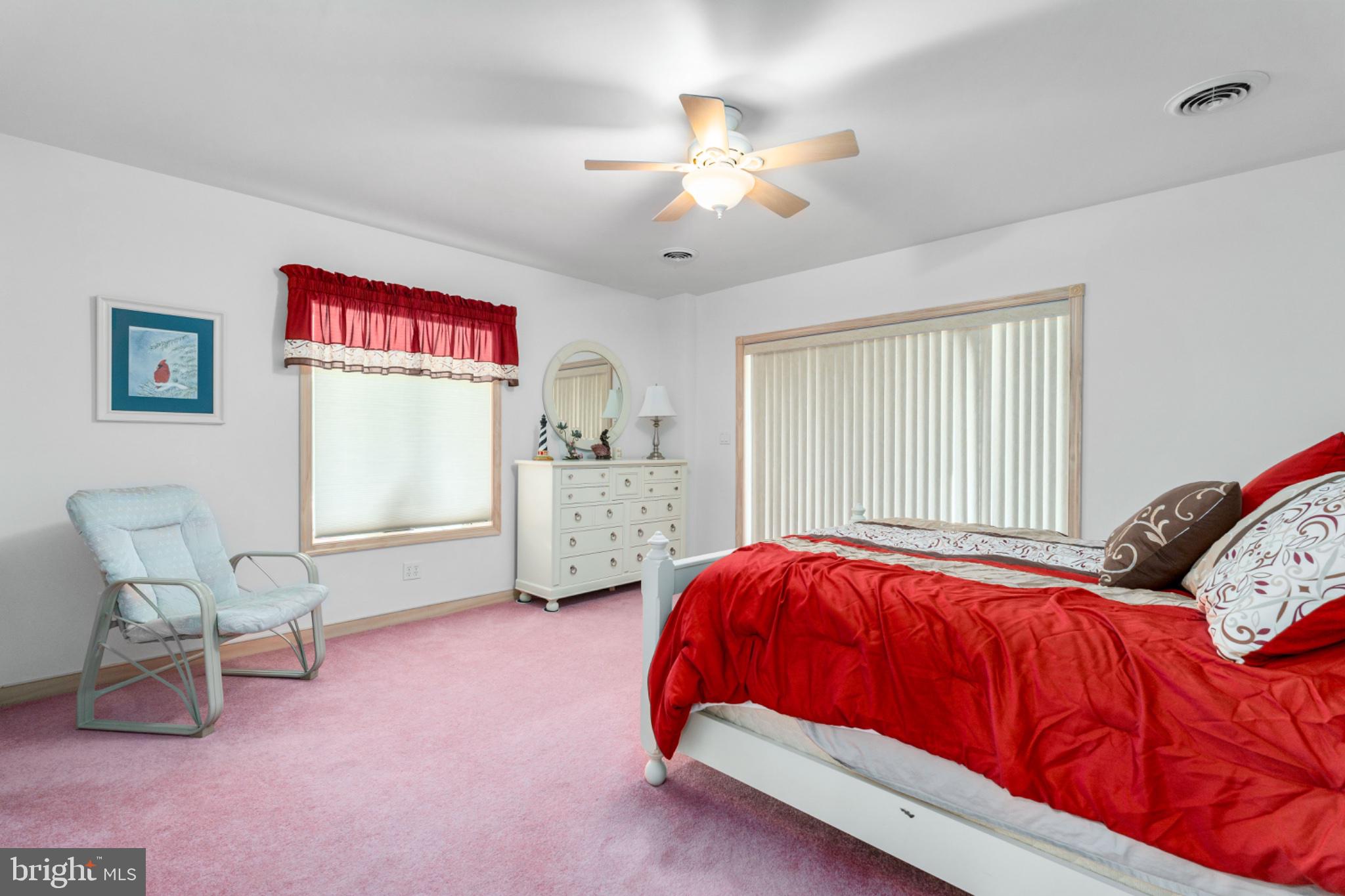 SUNSET POINTE - Residential
