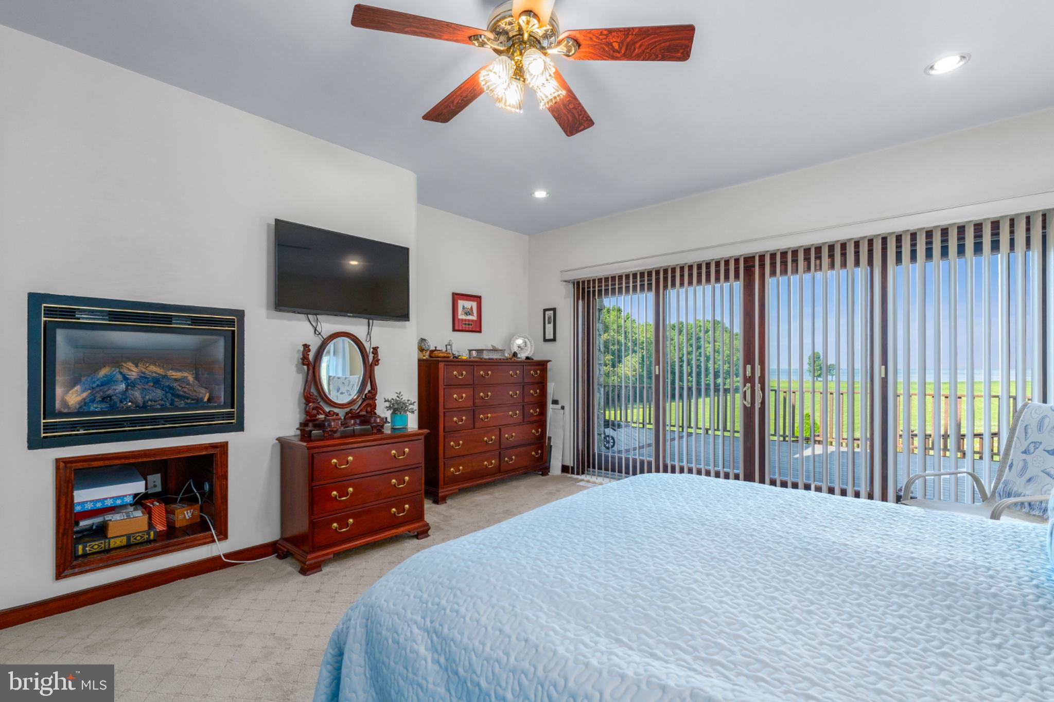 SUNSET POINTE - Residential