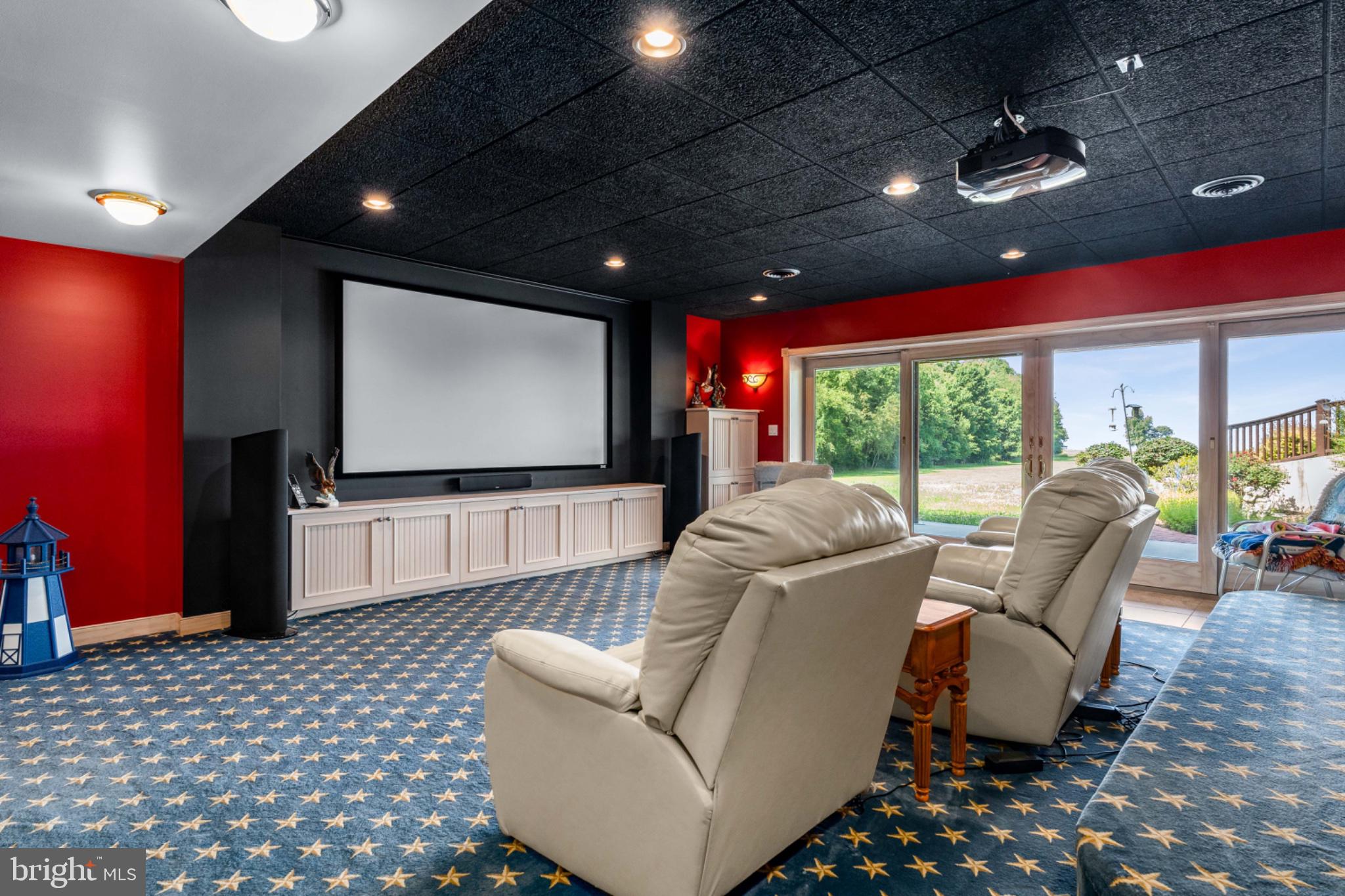 SUNSET POINTE - Residential