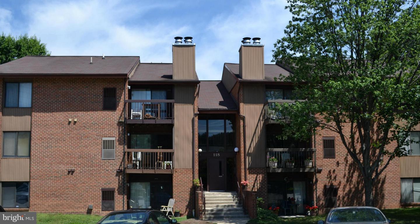 Move in ready. This condo has been well taken care of and updated. 3 bedrooms, corner fireplace, ground level with patio overlooking the open space. Convenient location, Secure building.