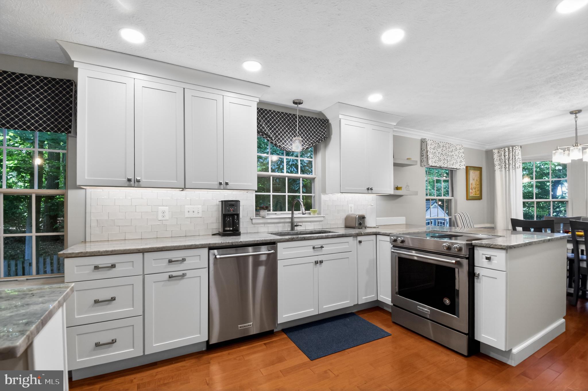 CROFTON WOODS - Residential
