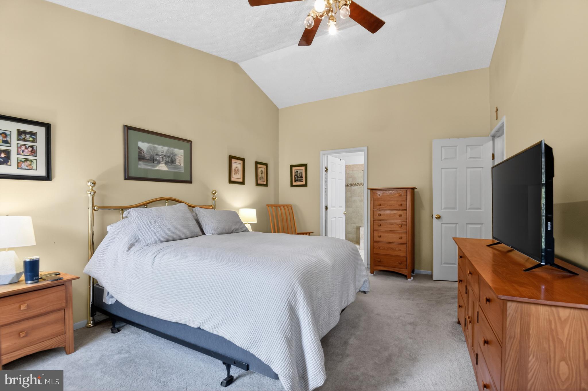 CROFTON WOODS - Residential