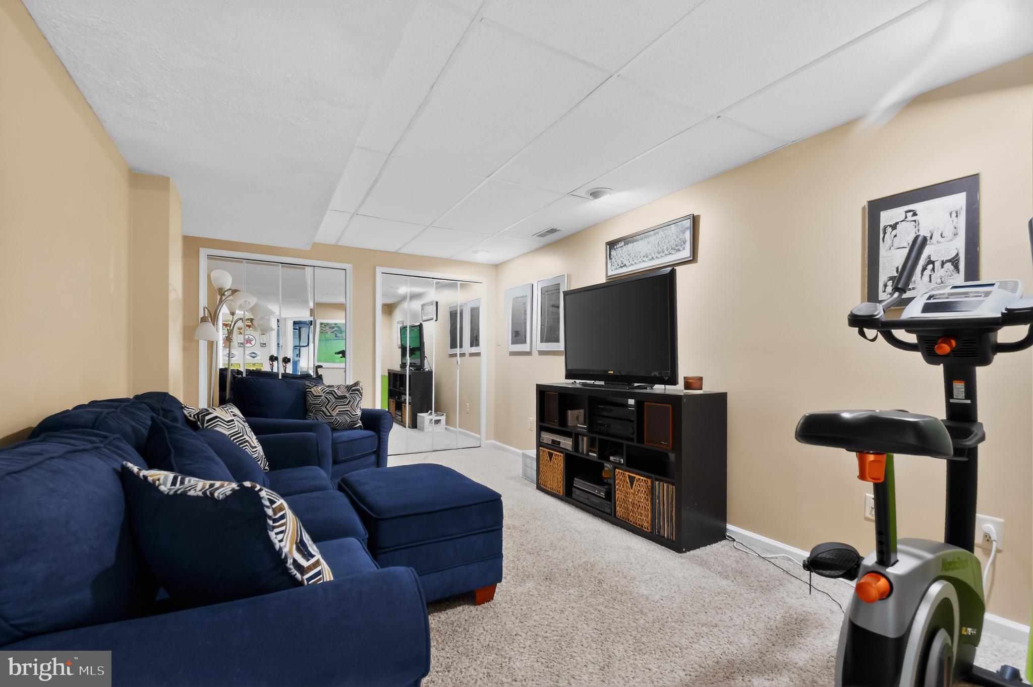 CROFTON WOODS - Residential