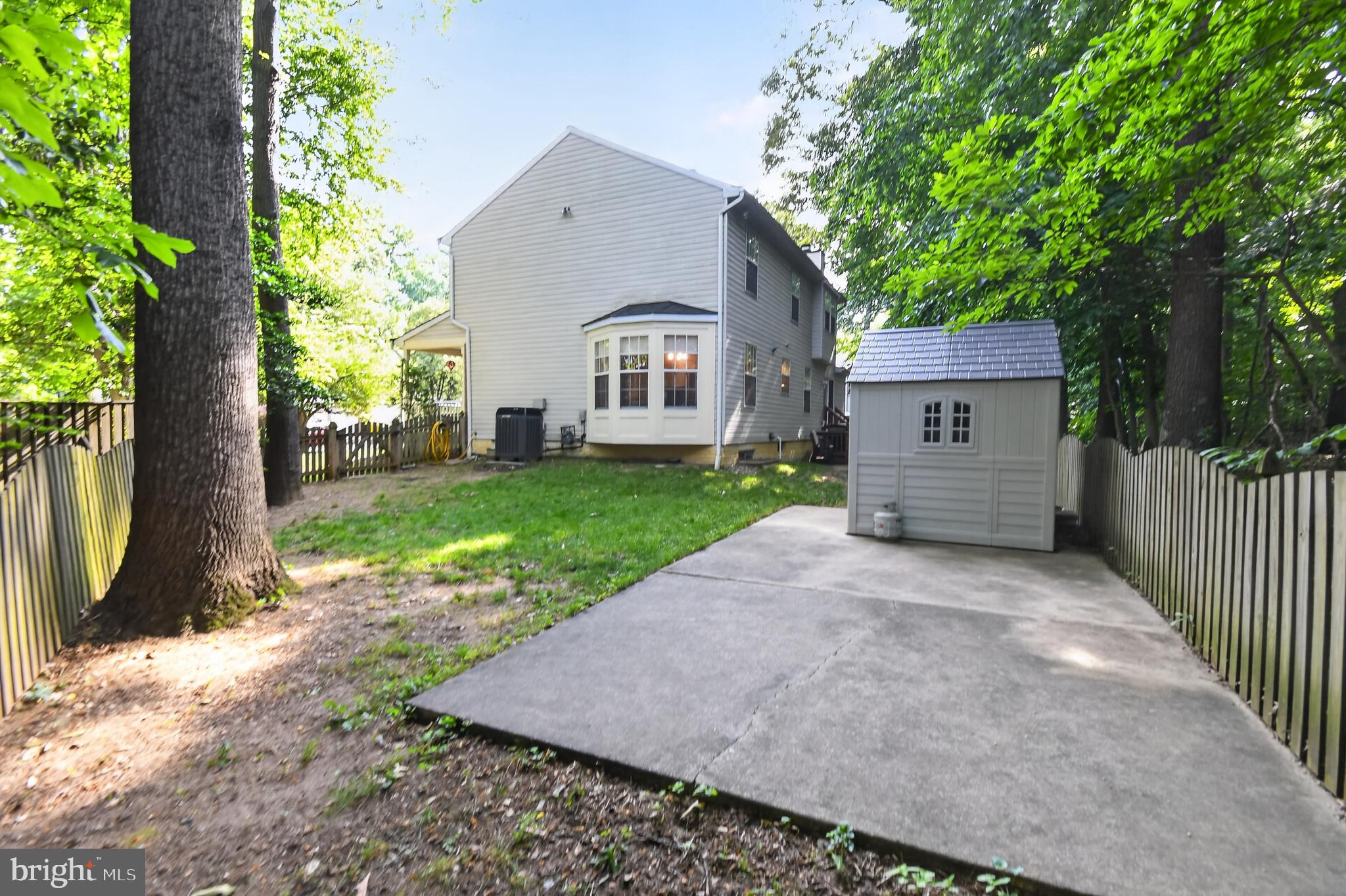 CROFTON WOODS - Residential