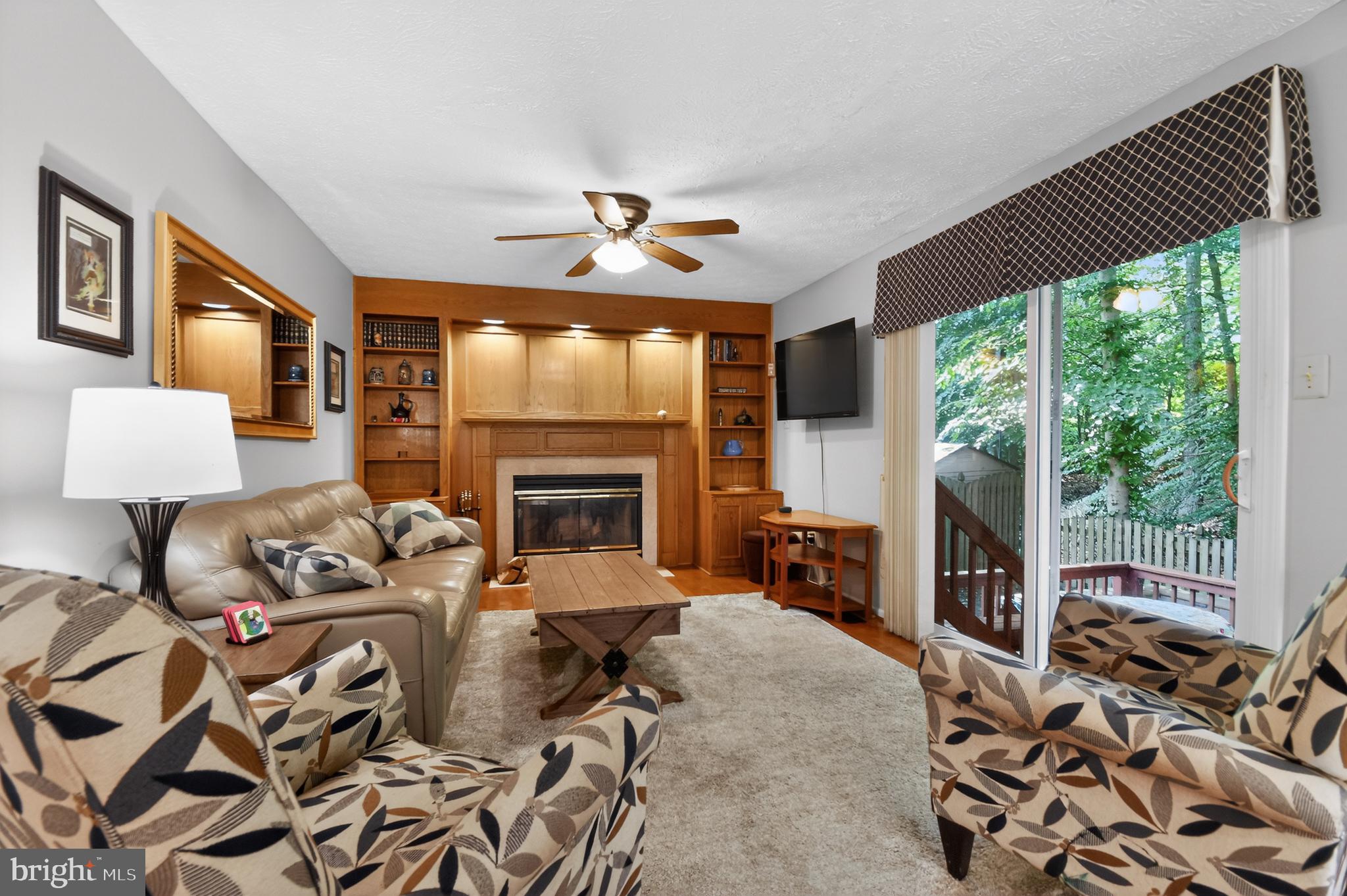 CROFTON WOODS - Residential
