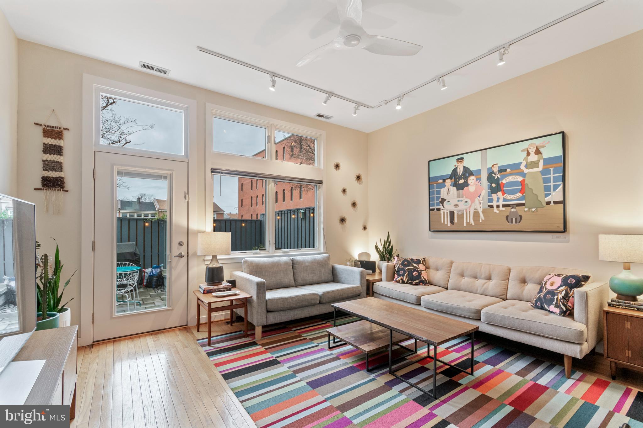 ART MUSEUM AREA - Residential Lease