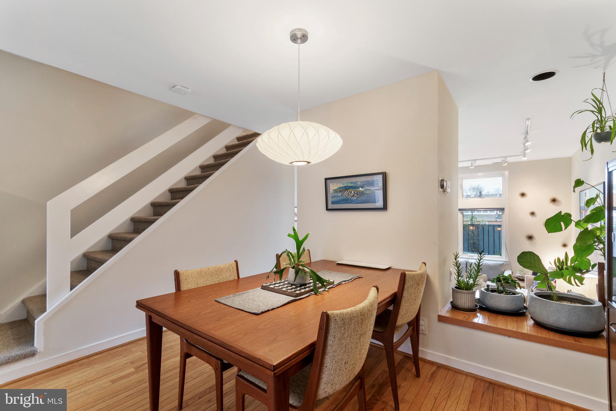ART MUSEUM AREA - Residential Lease