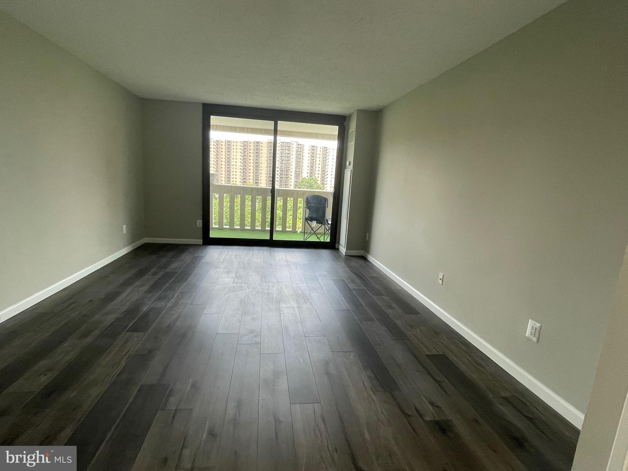 ALEXANDRIA KNOLLS - Residential