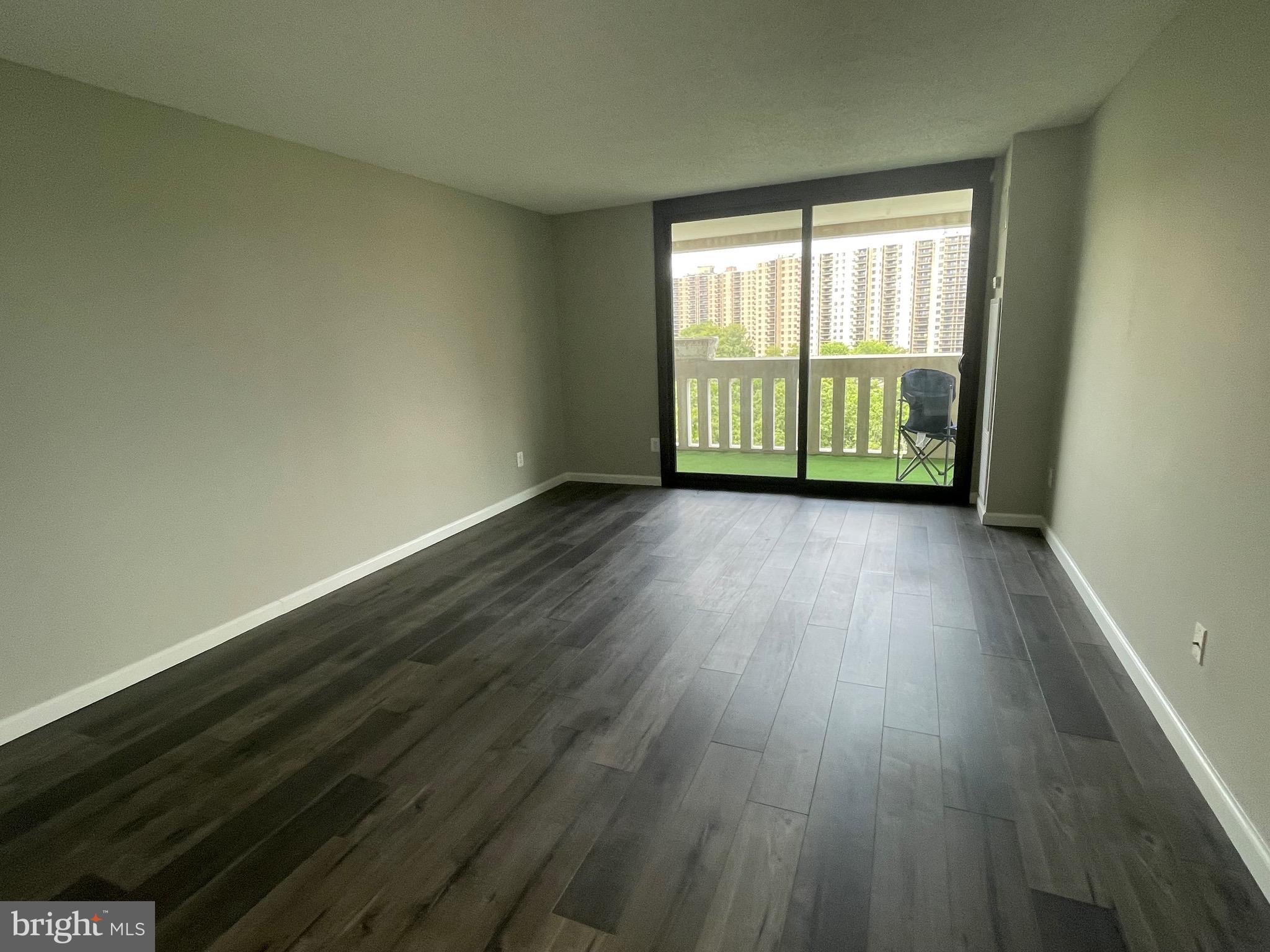 ALEXANDRIA KNOLLS - Residential