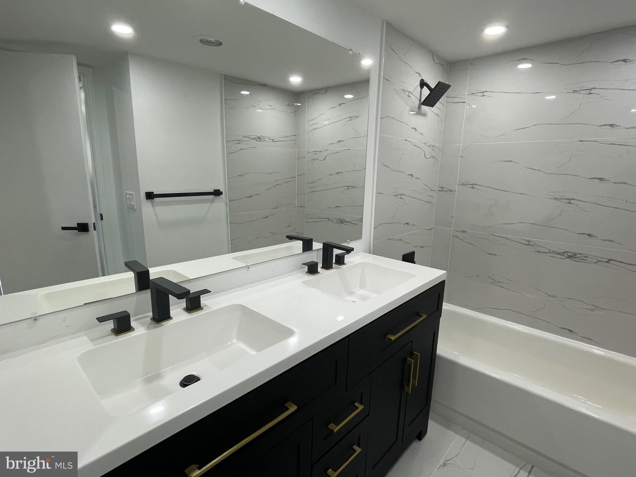 ALEXANDRIA KNOLLS - Residential