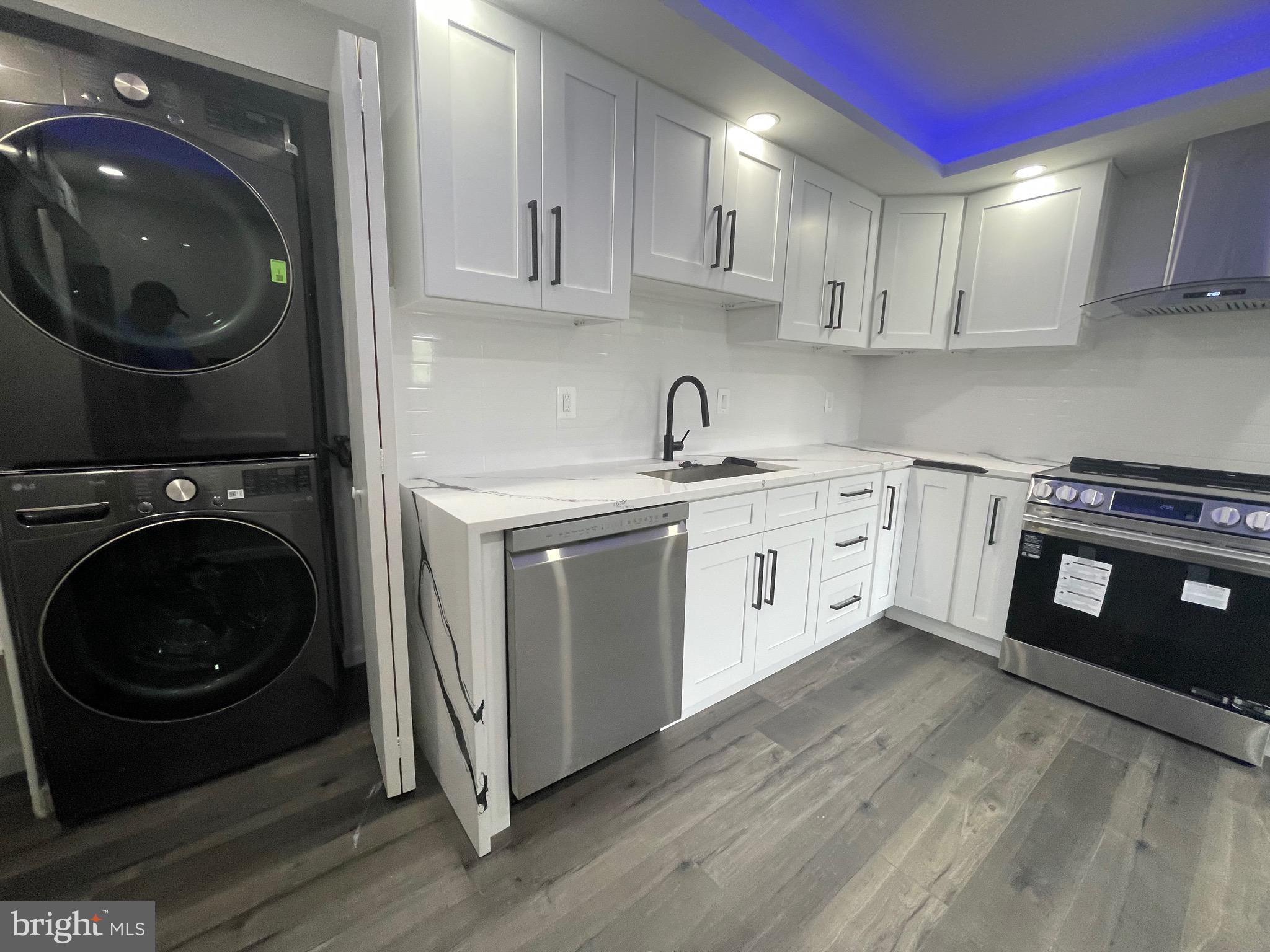 ALEXANDRIA KNOLLS - Residential