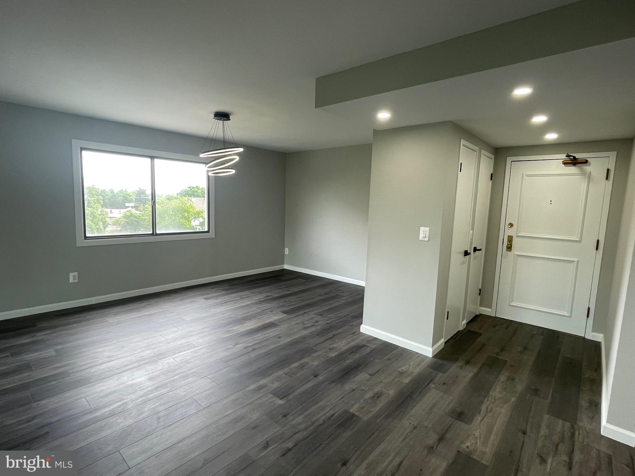 ALEXANDRIA KNOLLS - Residential