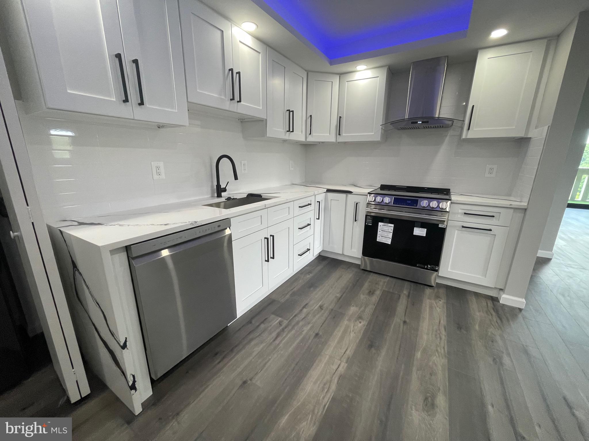 ALEXANDRIA KNOLLS - Residential