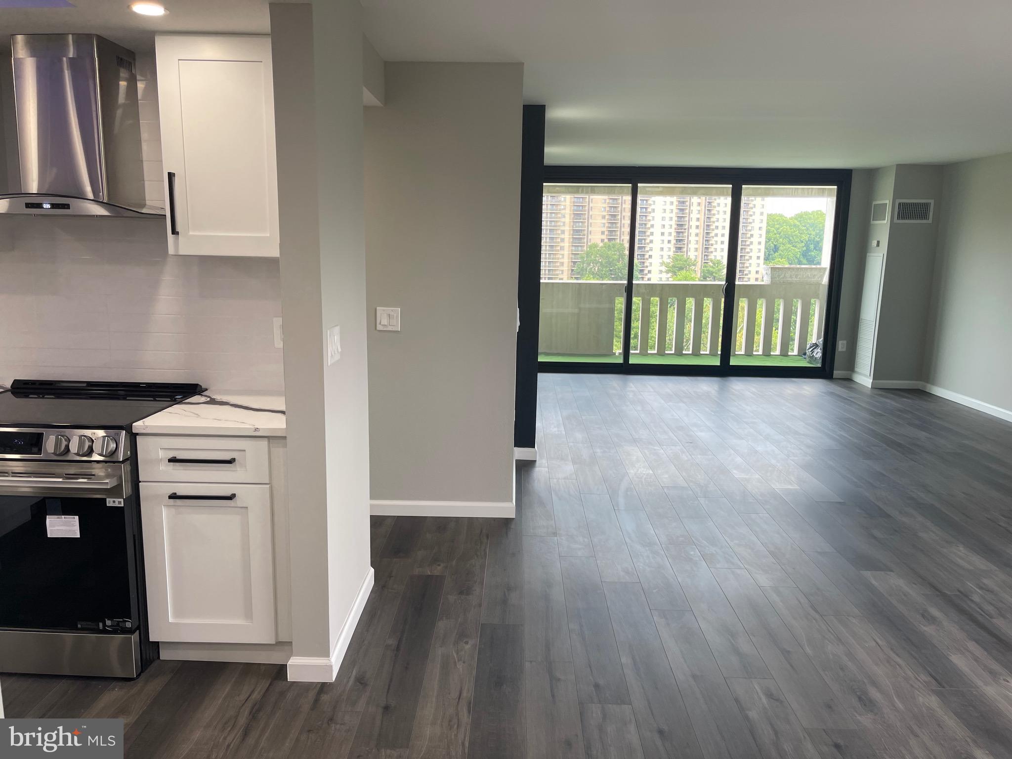 ALEXANDRIA KNOLLS - Residential