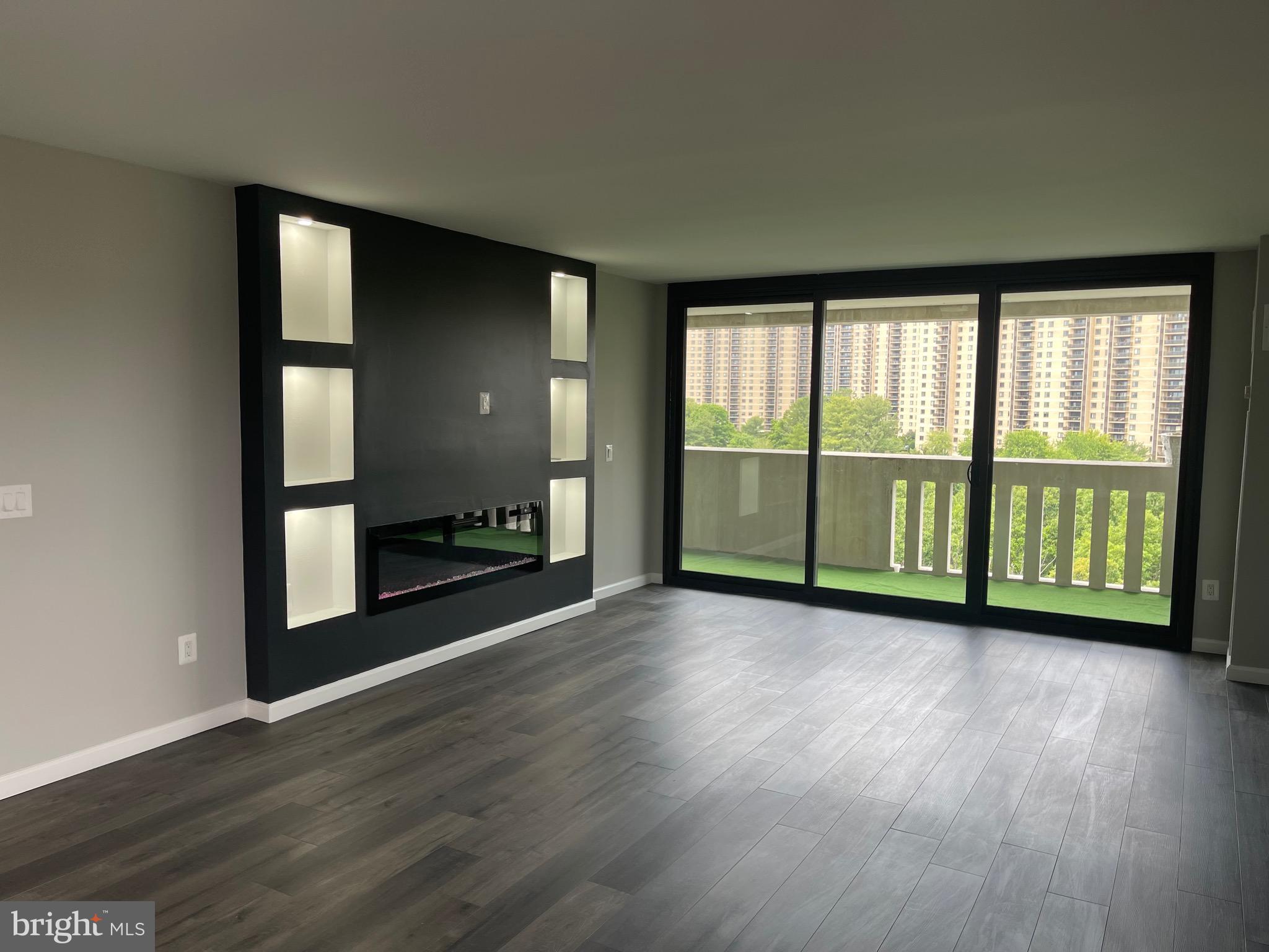 ALEXANDRIA KNOLLS - Residential