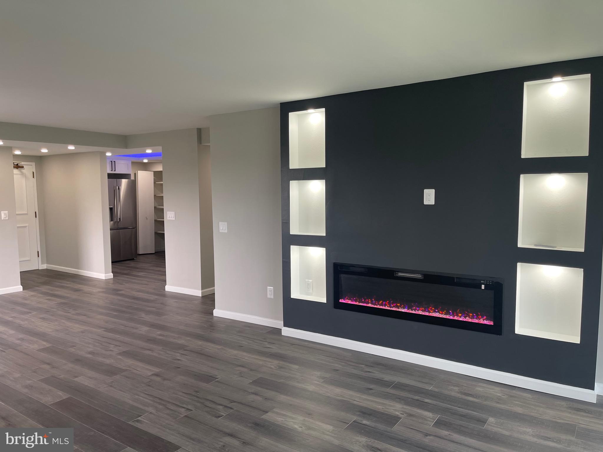 ALEXANDRIA KNOLLS - Residential