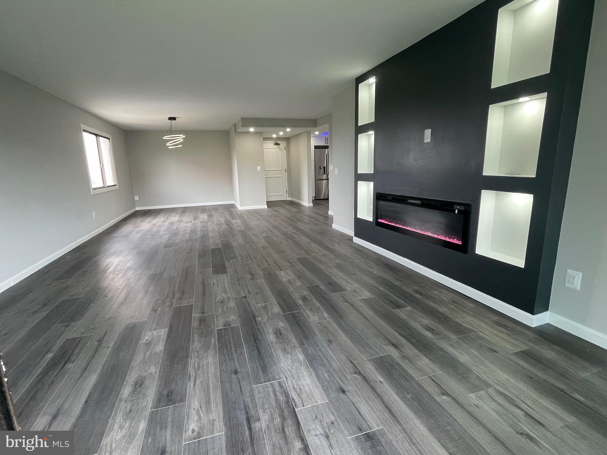 ALEXANDRIA KNOLLS - Residential