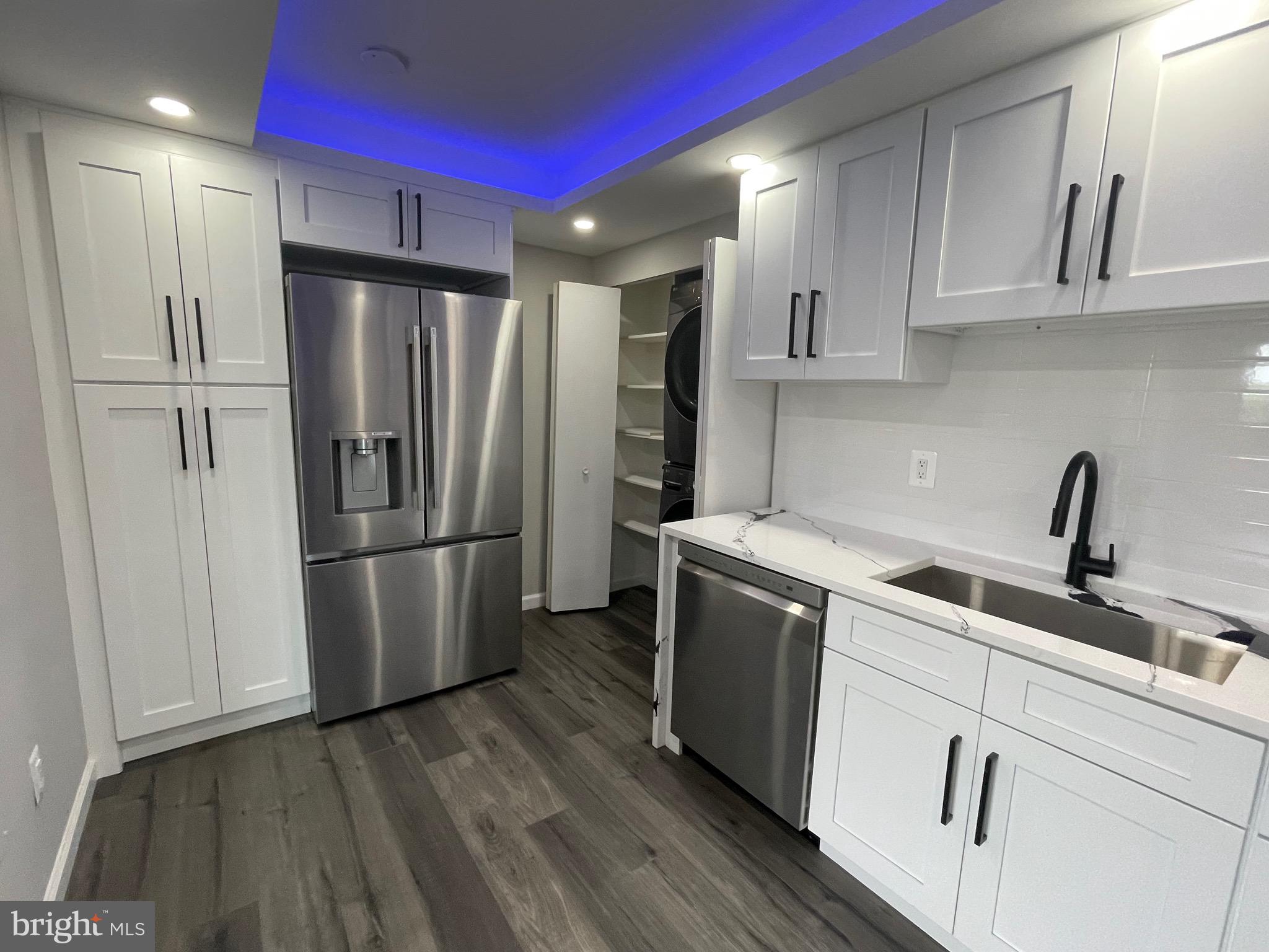 ALEXANDRIA KNOLLS - Residential