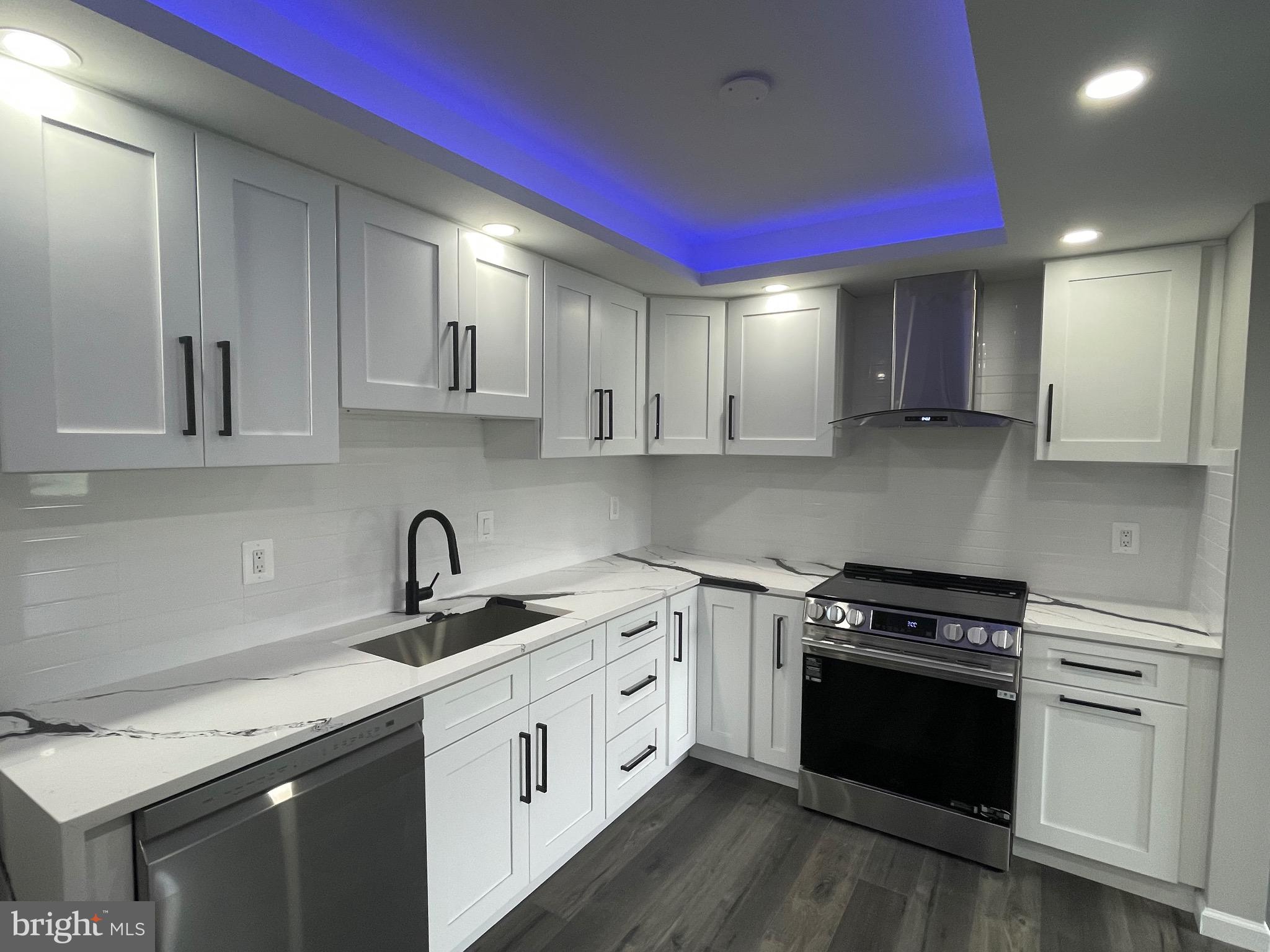 ALEXANDRIA KNOLLS - Residential