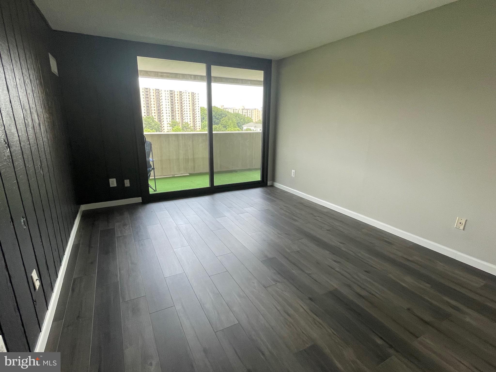ALEXANDRIA KNOLLS - Residential