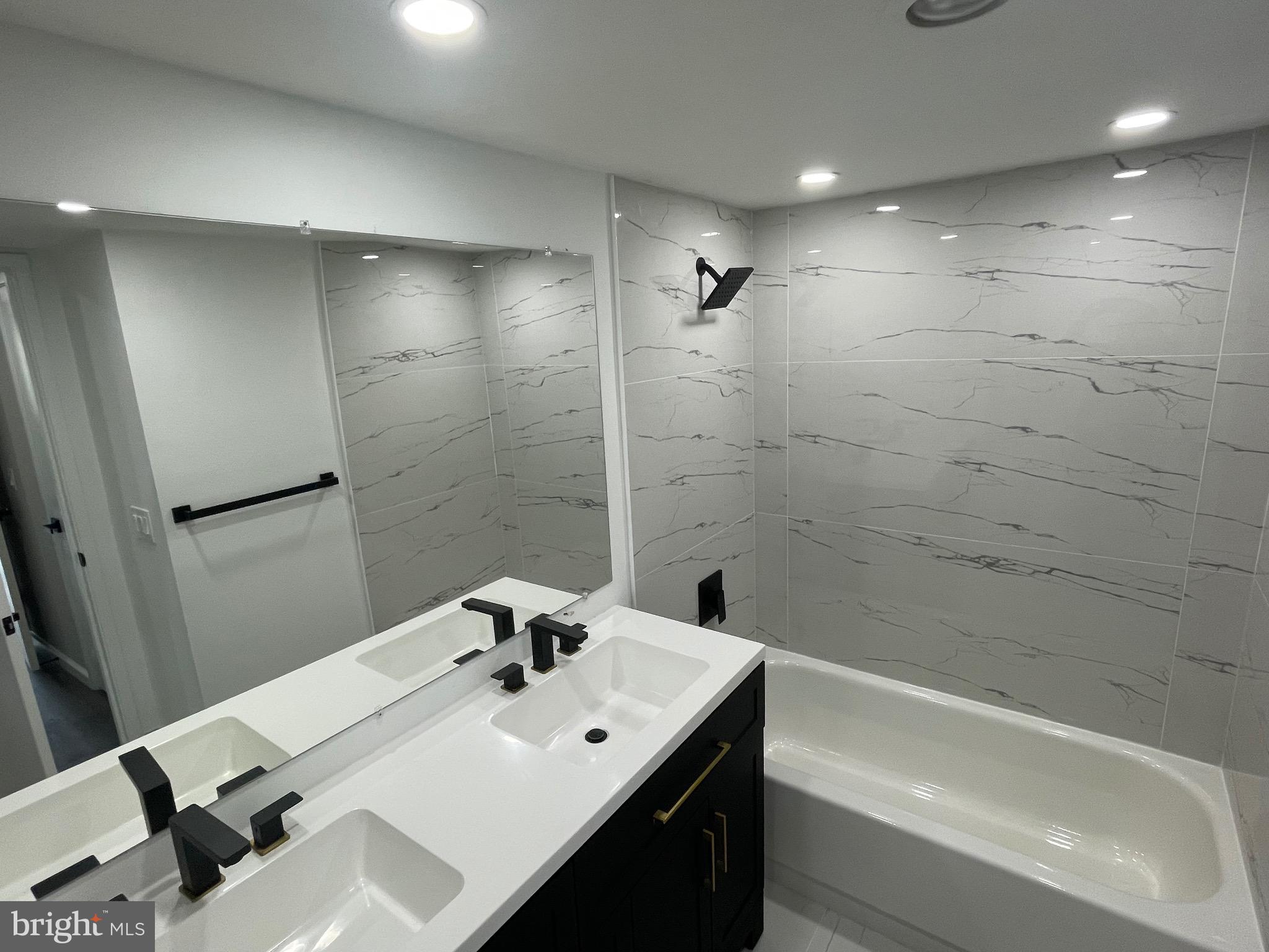 ALEXANDRIA KNOLLS - Residential