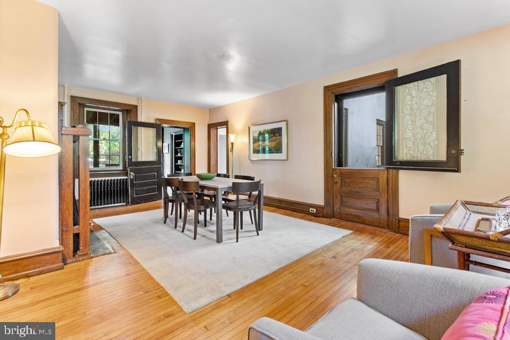 CHESTNUT HILL - Residential