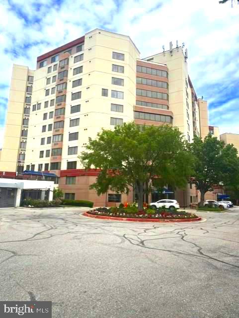 WATERMARK PLACE CONDOMINIUMS - Residential