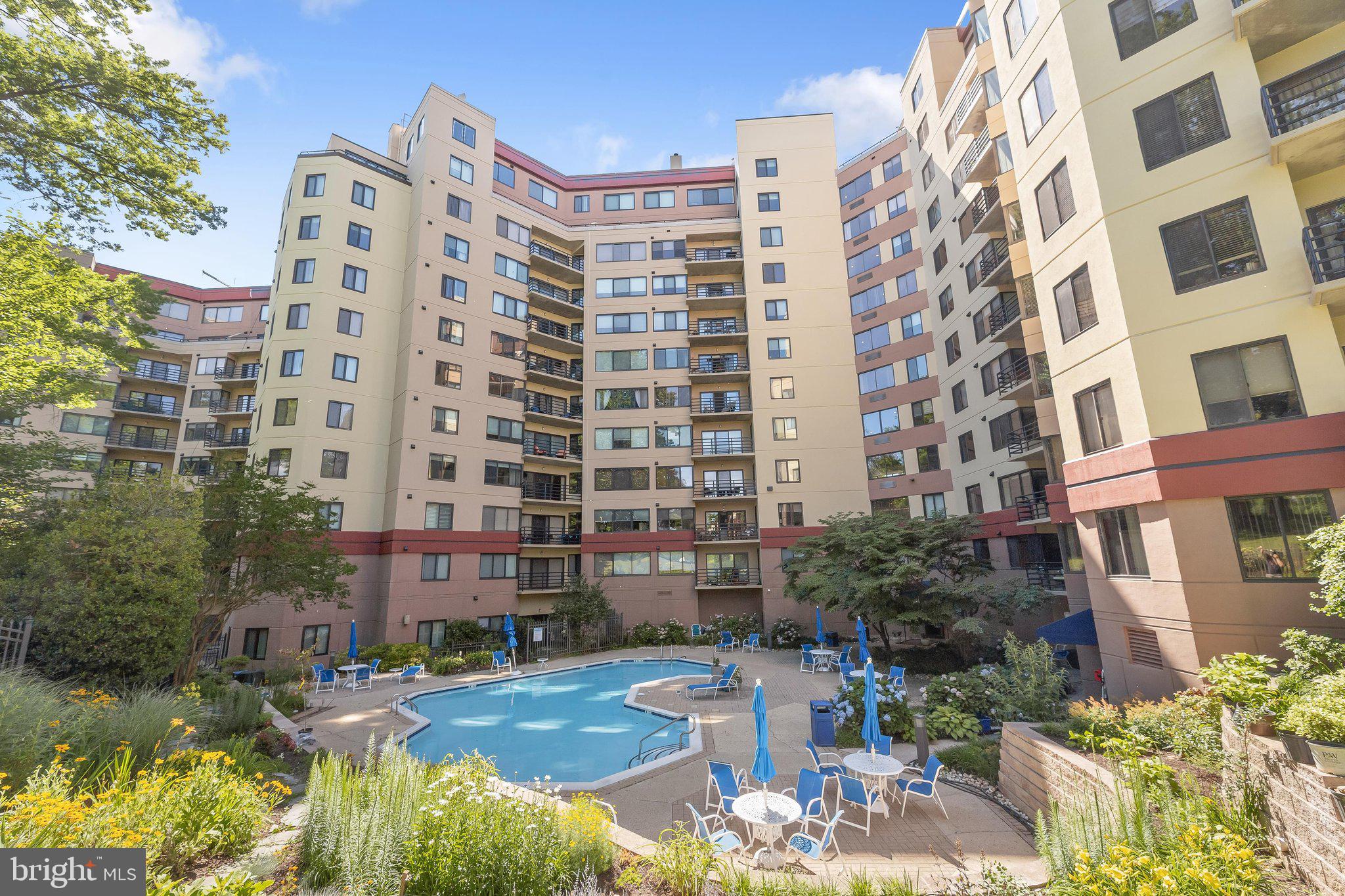 WATERMARK PLACE CONDOMINIUMS - Residential