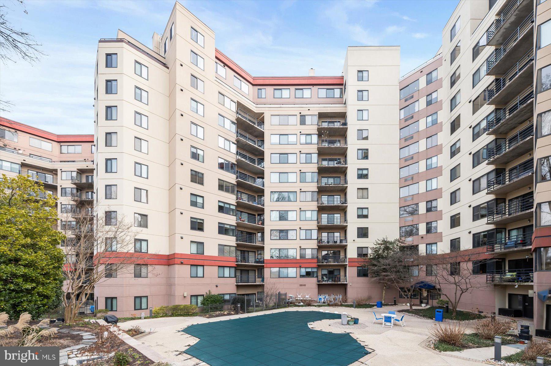 WATERMARK PLACE CONDOMINIUMS - Residential