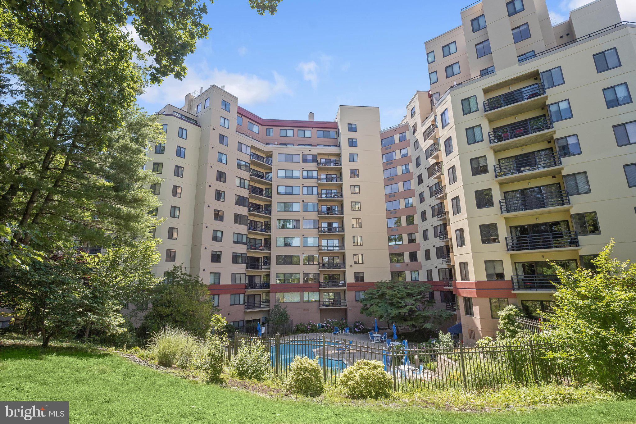 WATERMARK PLACE CONDOMINIUMS - Residential