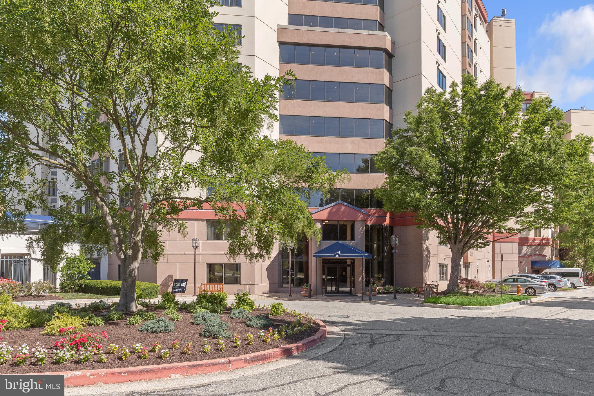 WATERMARK PLACE CONDOMINIUMS - Residential