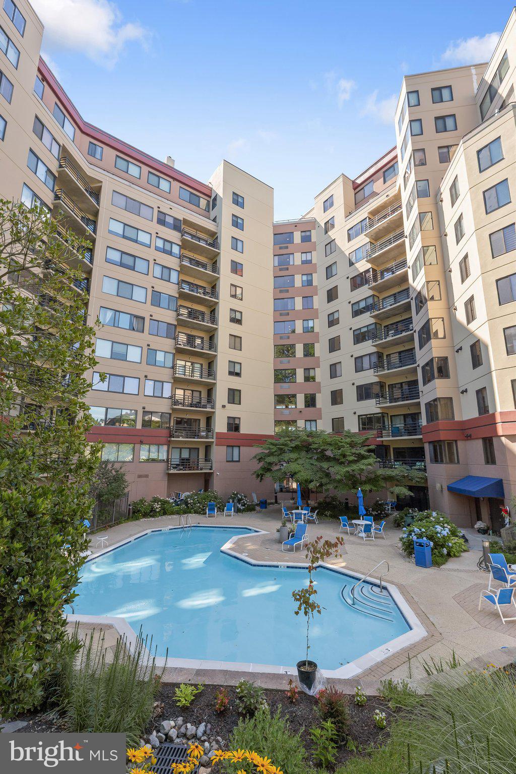 WATERMARK PLACE CONDOMINIUMS - Residential