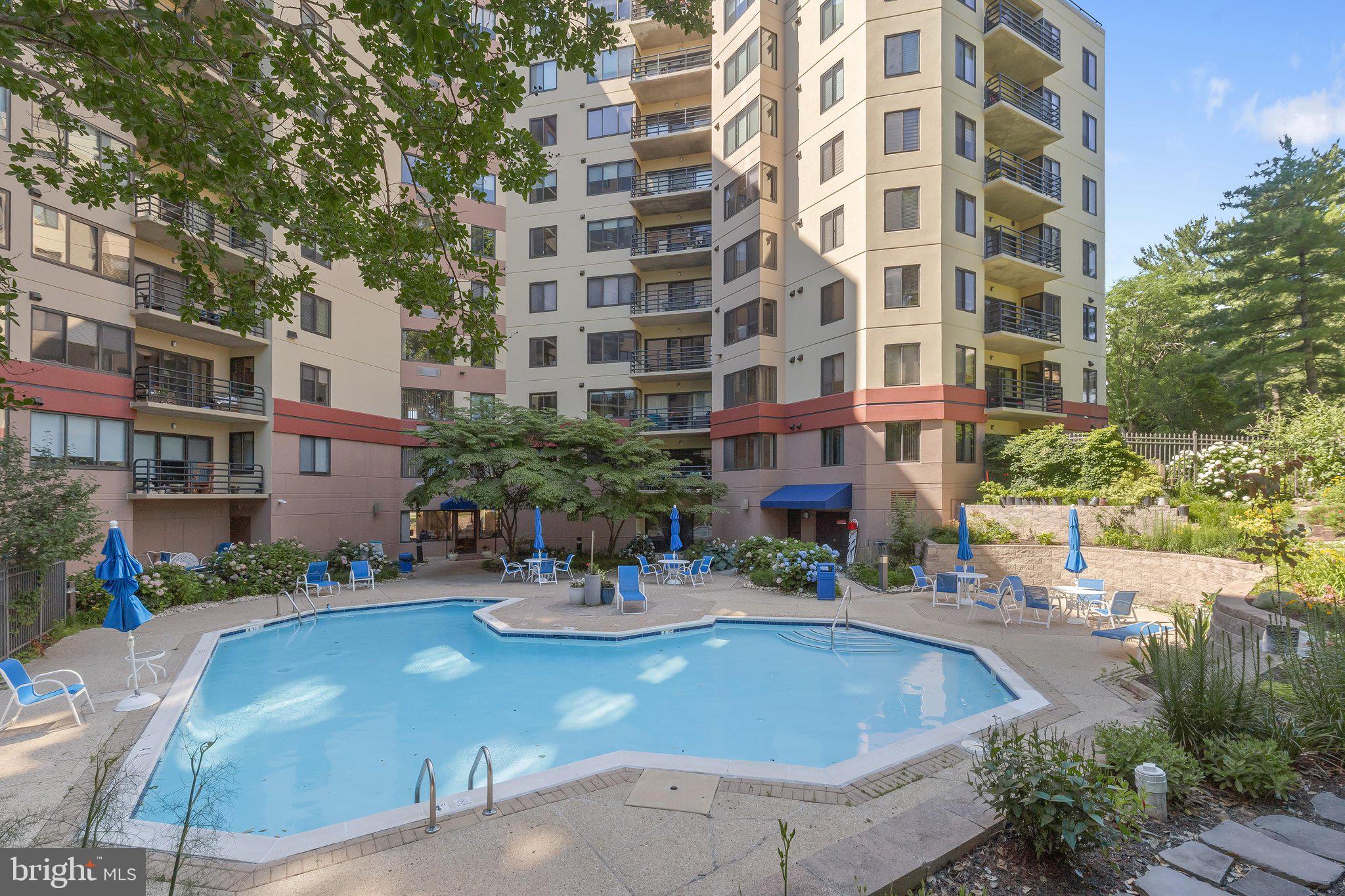 WATERMARK PLACE CONDOMINIUMS - Residential