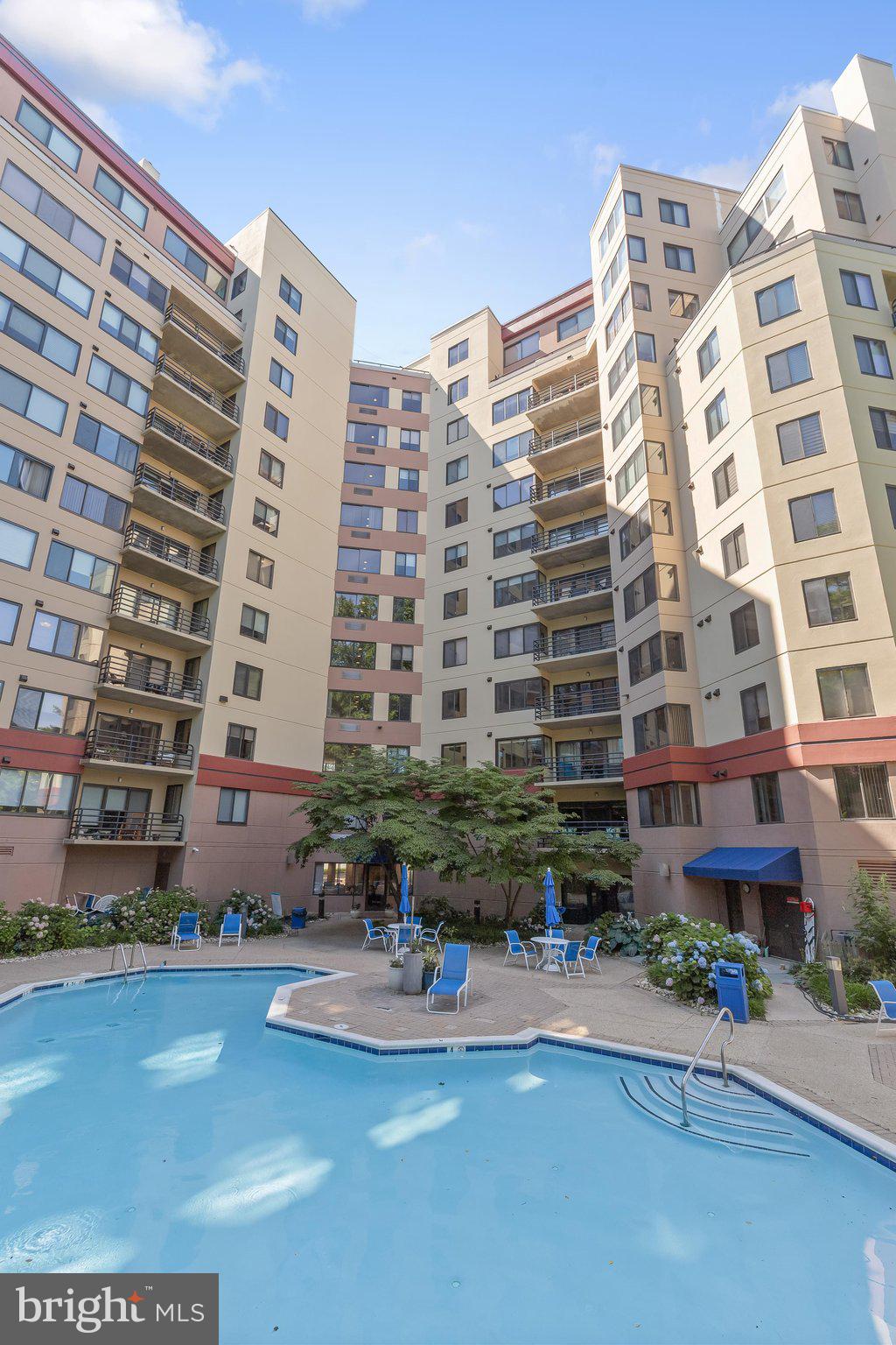 WATERMARK PLACE CONDOMINIUMS - Residential