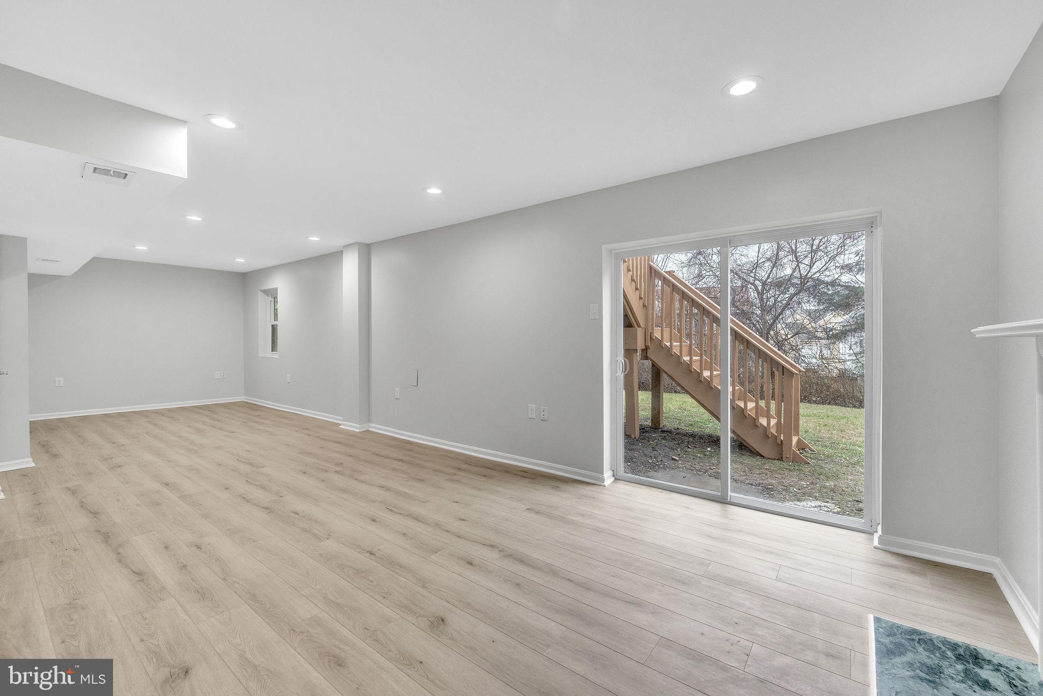 SUBURBIA/VILLAGE OF TIMBER GROVE - Residential