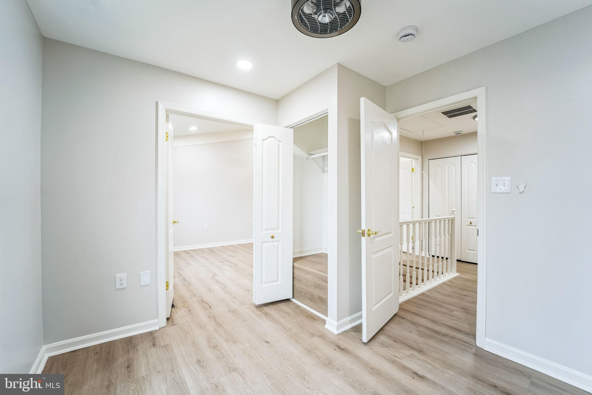 SUBURBIA/VILLAGE OF TIMBER GROVE - Residential