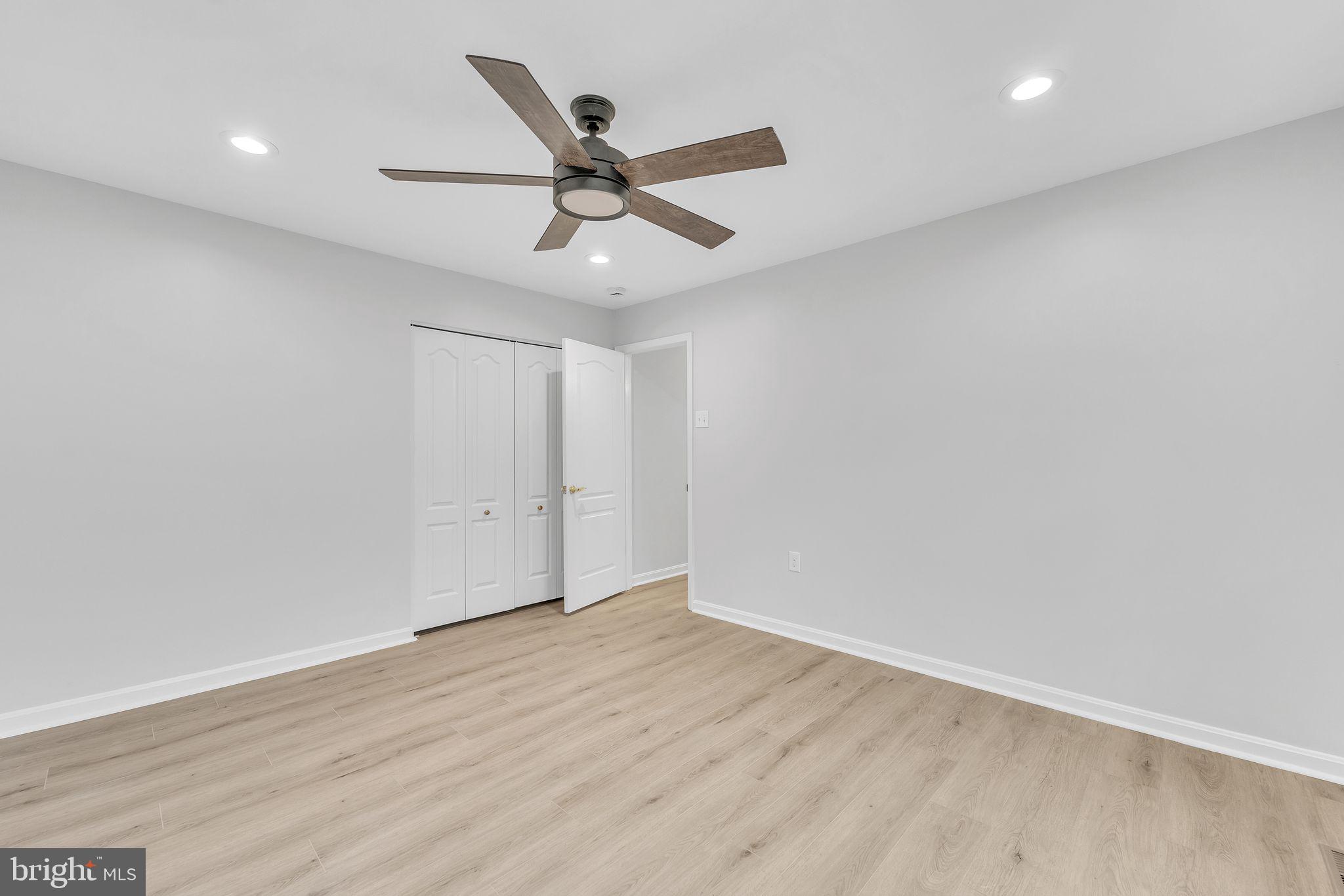 SUBURBIA/VILLAGE OF TIMBER GROVE - Residential